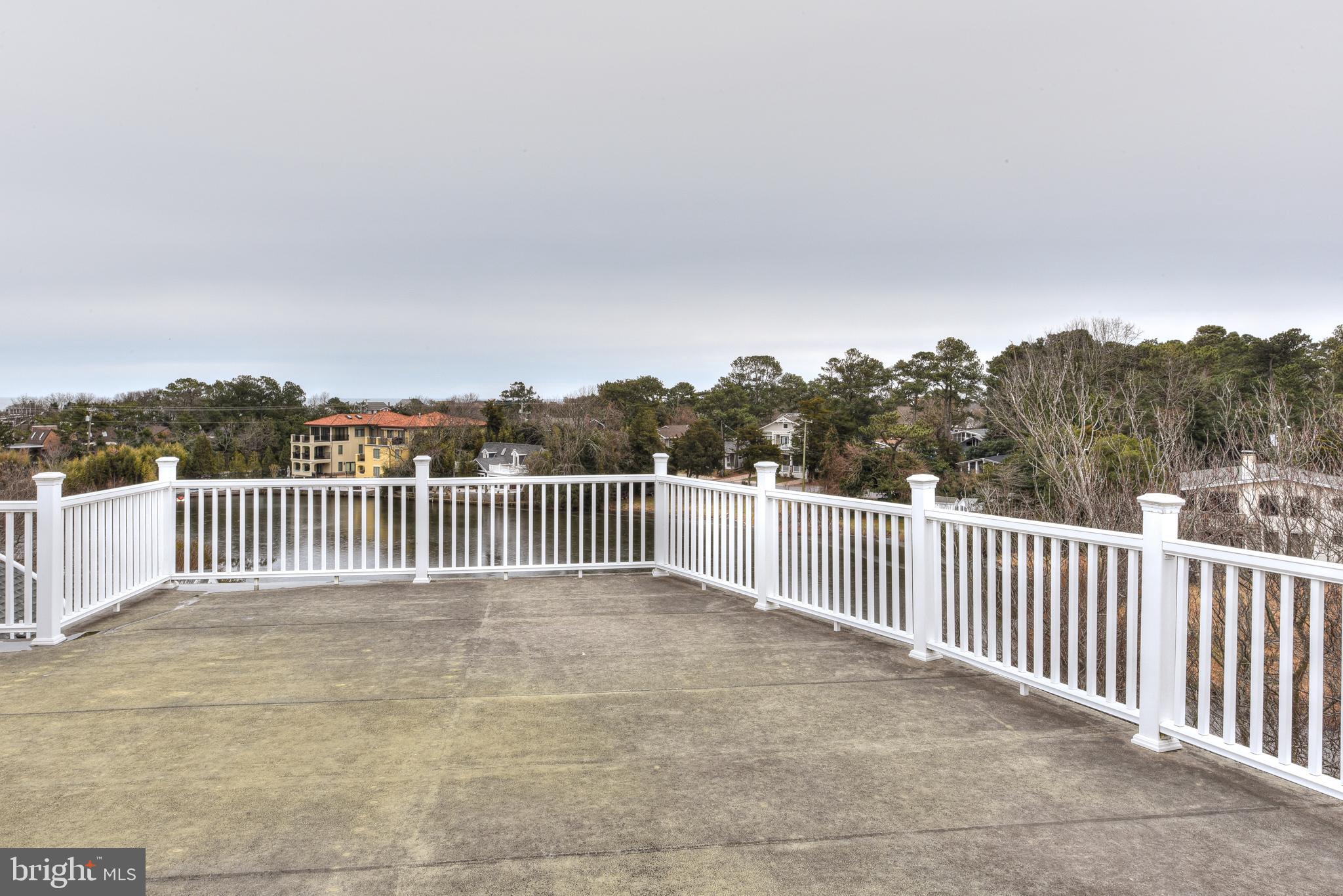 SILVER LAKE SHORES - Residential