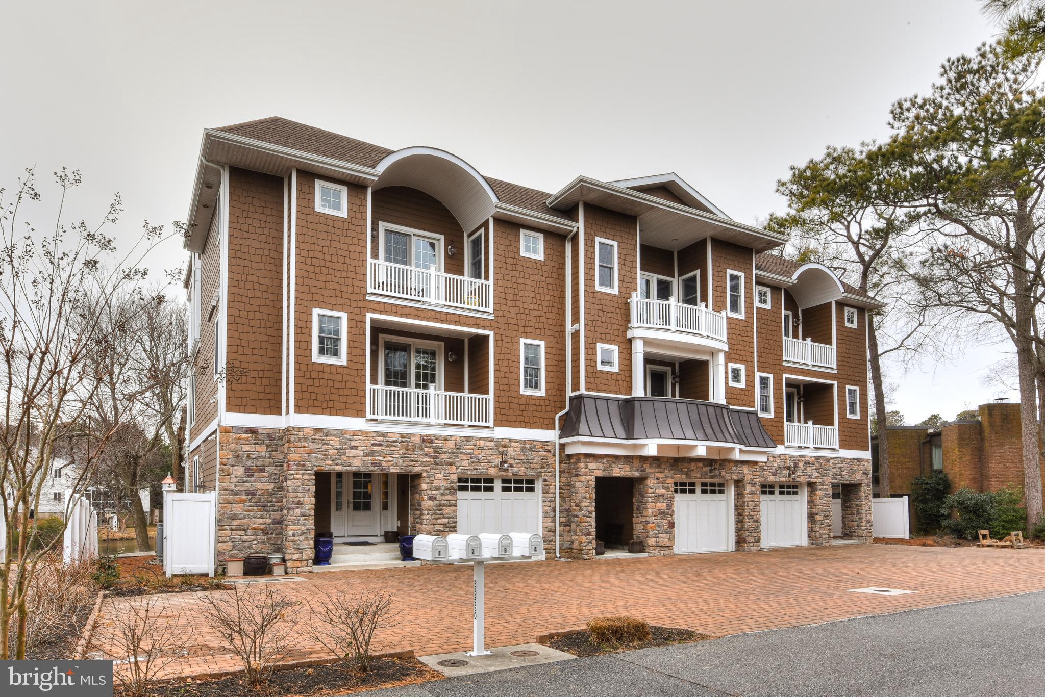 SILVER LAKE SHORES - Residential