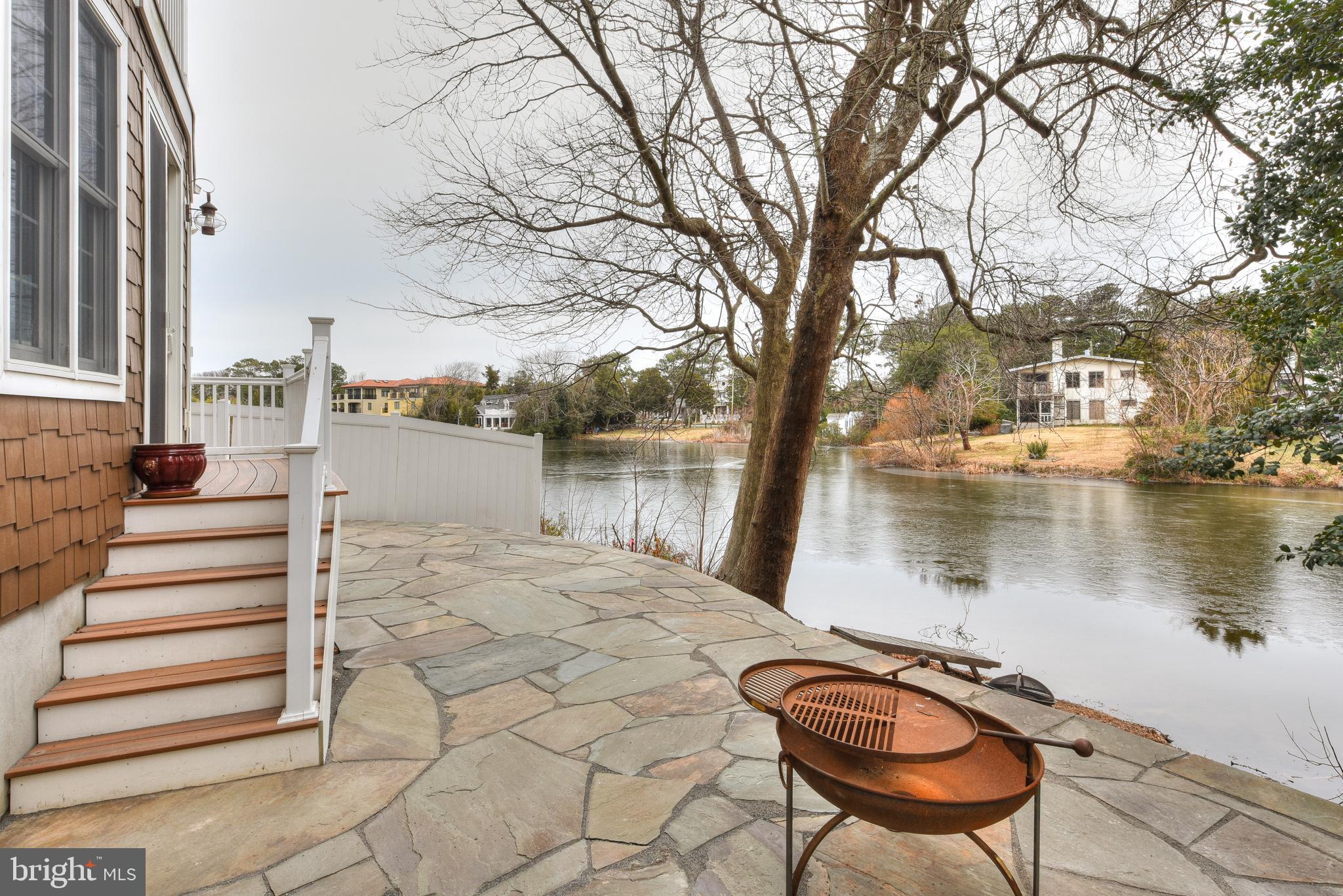 SILVER LAKE SHORES - Residential