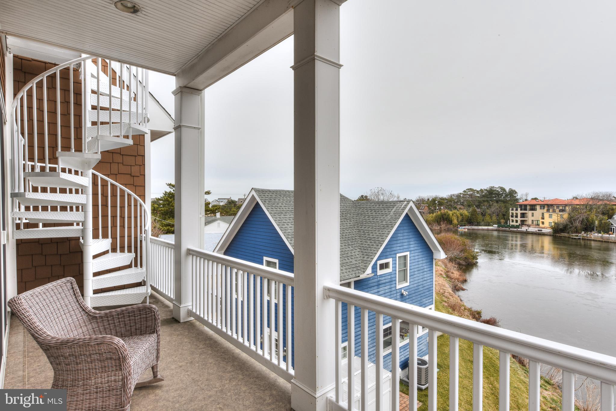 SILVER LAKE SHORES - Residential