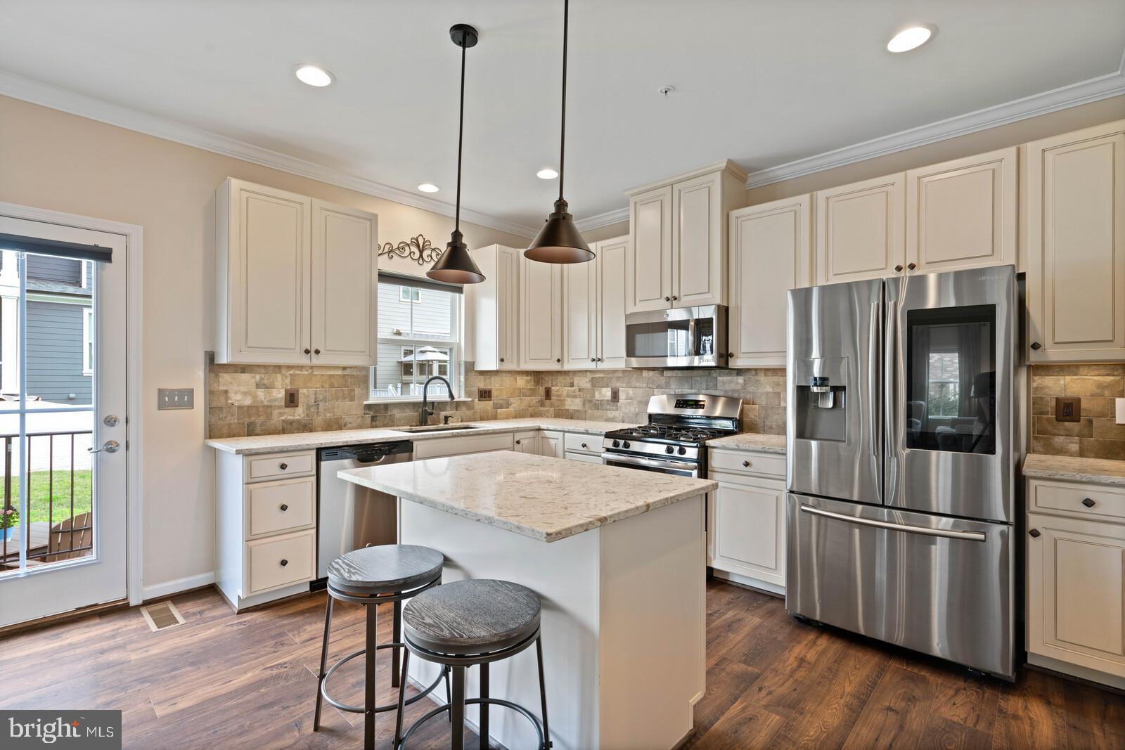 POTOMAC SHORES - Residential