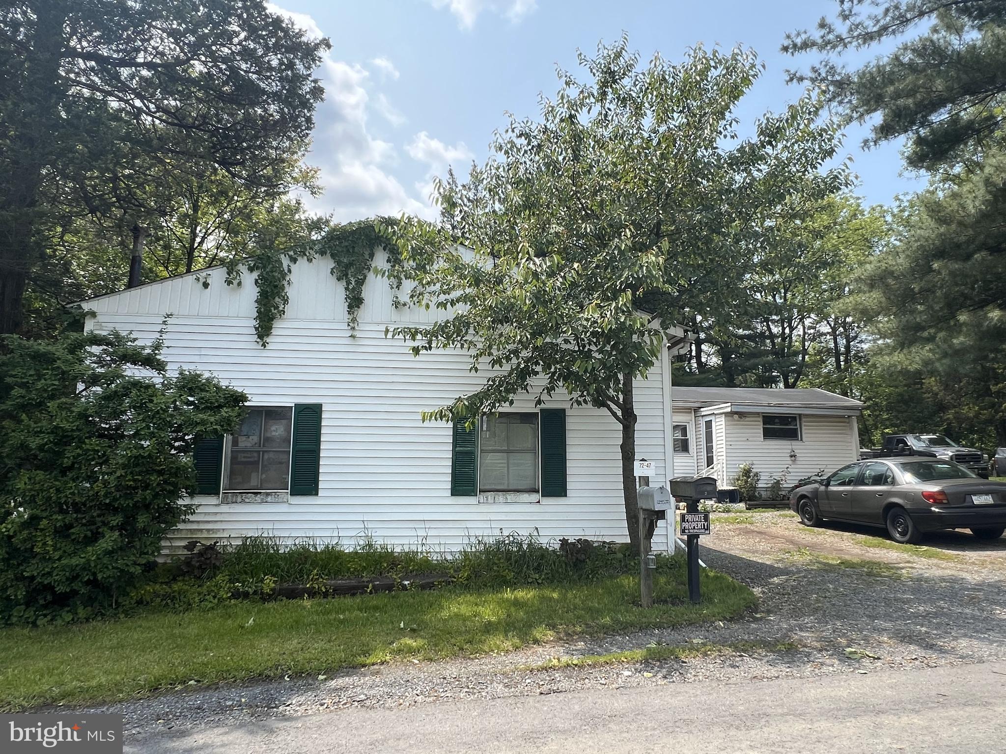 4 DEGLER LANE