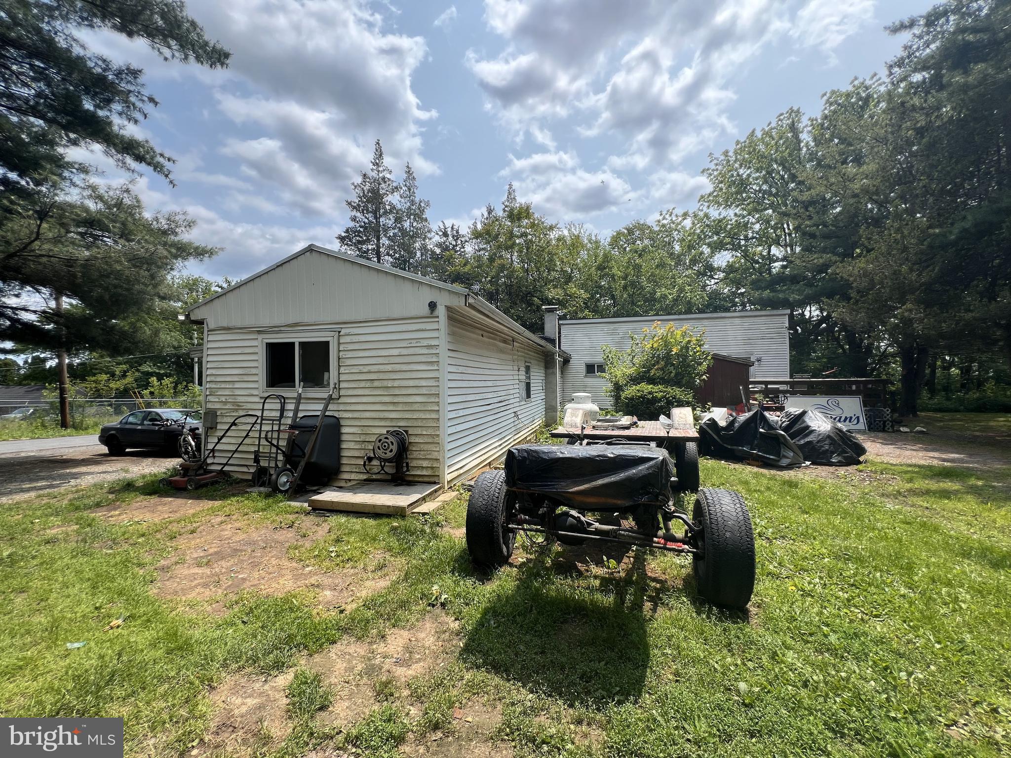 4 DEGLER LANE