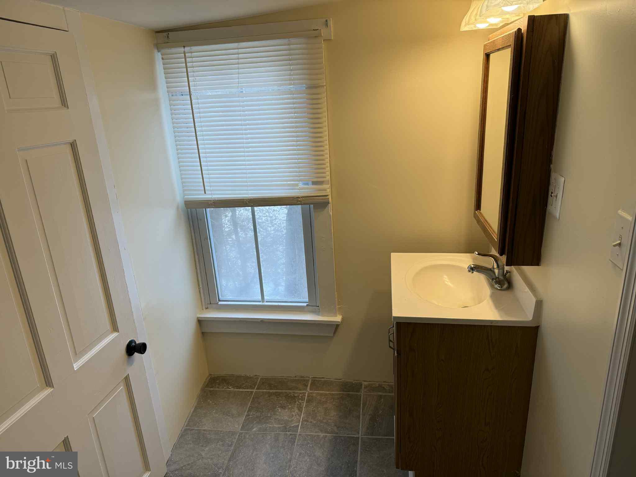 1409 E NORWEGIAN STREET