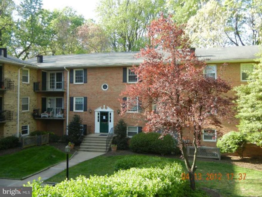 Updated 1 bedroom unit on the top floor with large balcony. Short distant to George Mason, Vienna metro, shopping and restaurants. Rent includes gas, water, sewer, trash collection and outdoor pool. Tenant only responsible for electric. Extra storage on the bottom floor. Available September 1, 2014.