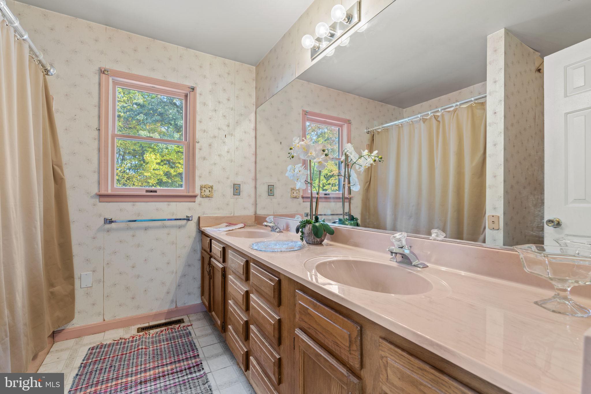 WOODLAWN - Residential