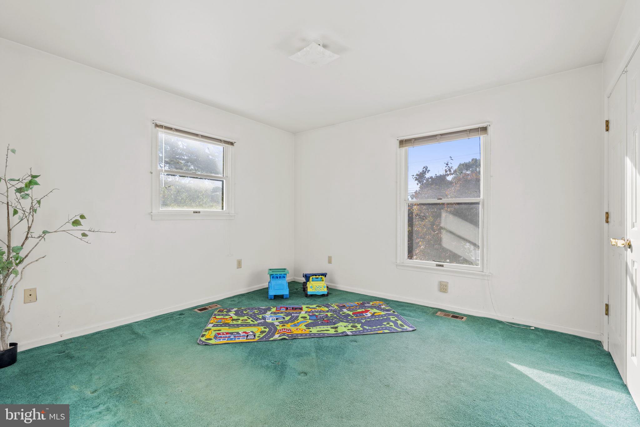 WOODLAWN - Residential