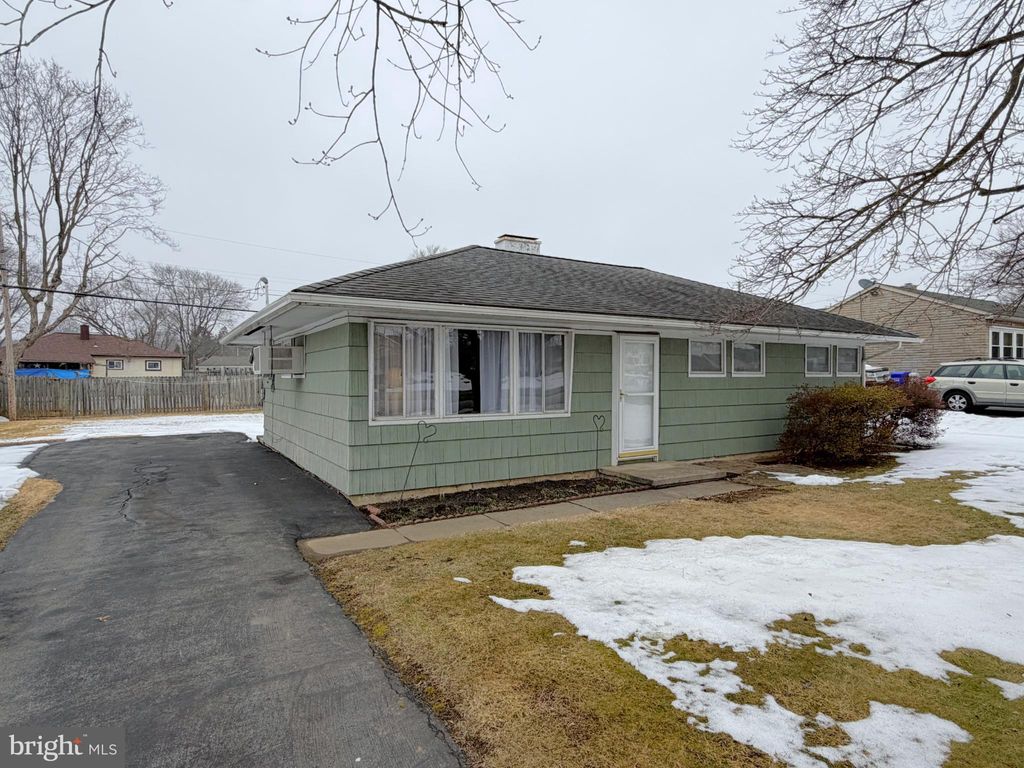 Photo of 1931 Wabank Road, LANCASTER, PA 17603 (MLS # PALA2083428)