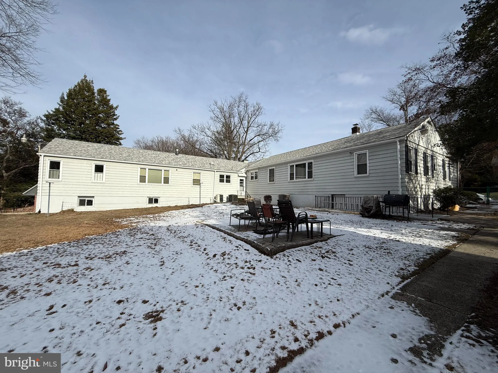 Woodbury, New Jersey 08096, United States, 5 Bedrooms Bedrooms, ,Residential,Pending,19994