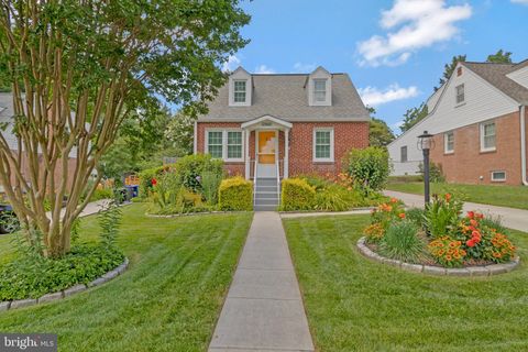 Photo of 2909 Kensington Boulevard, Kensington, MD 20895 (MLS # MDMC2137494)