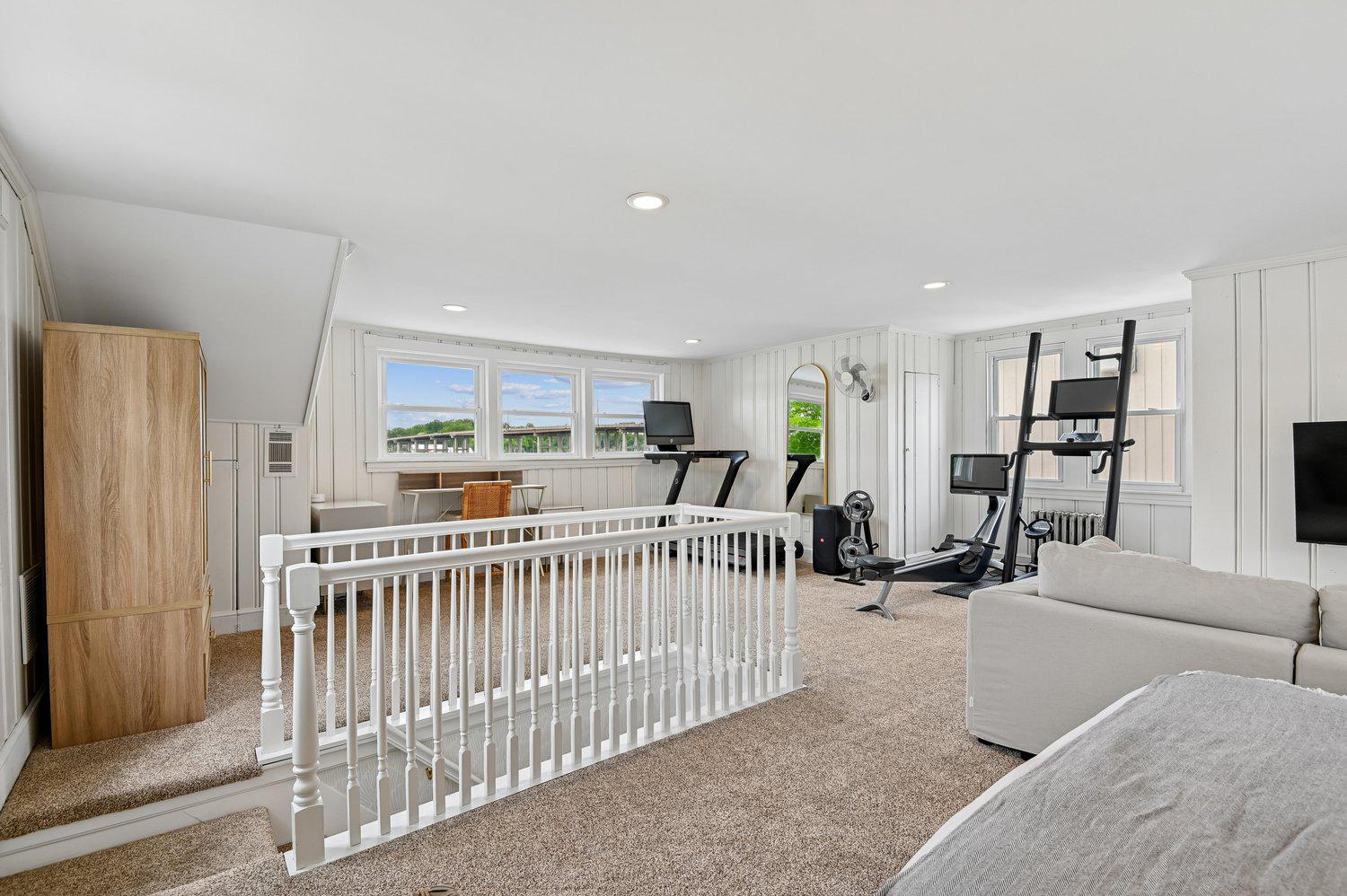 EDGEWATER BEACH - Residential