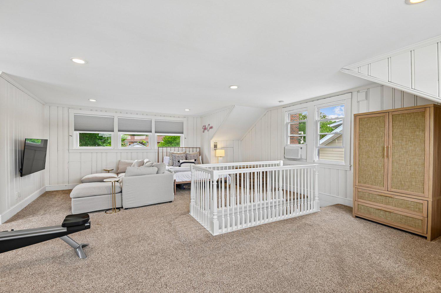 EDGEWATER BEACH - Residential