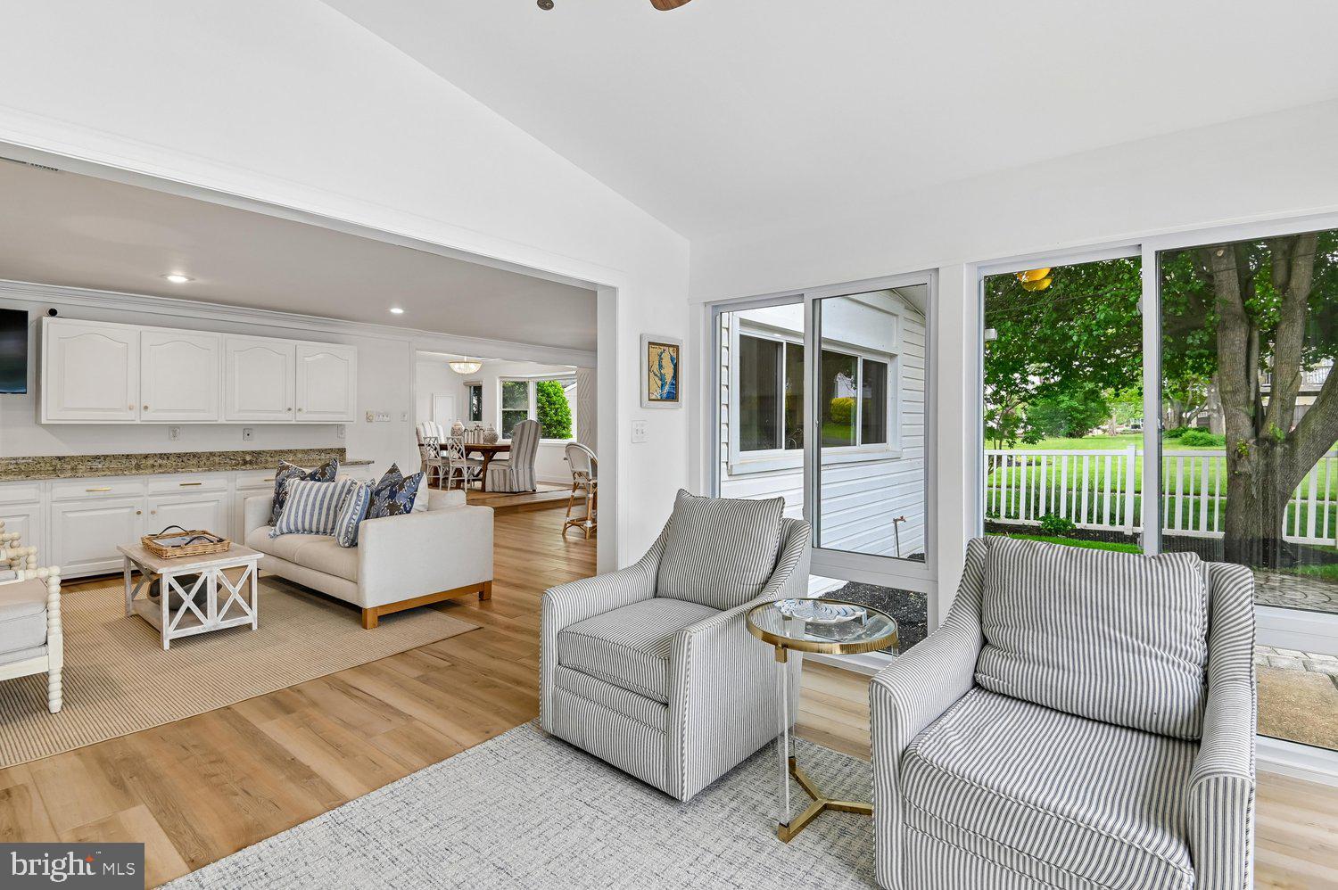 EDGEWATER BEACH - Residential