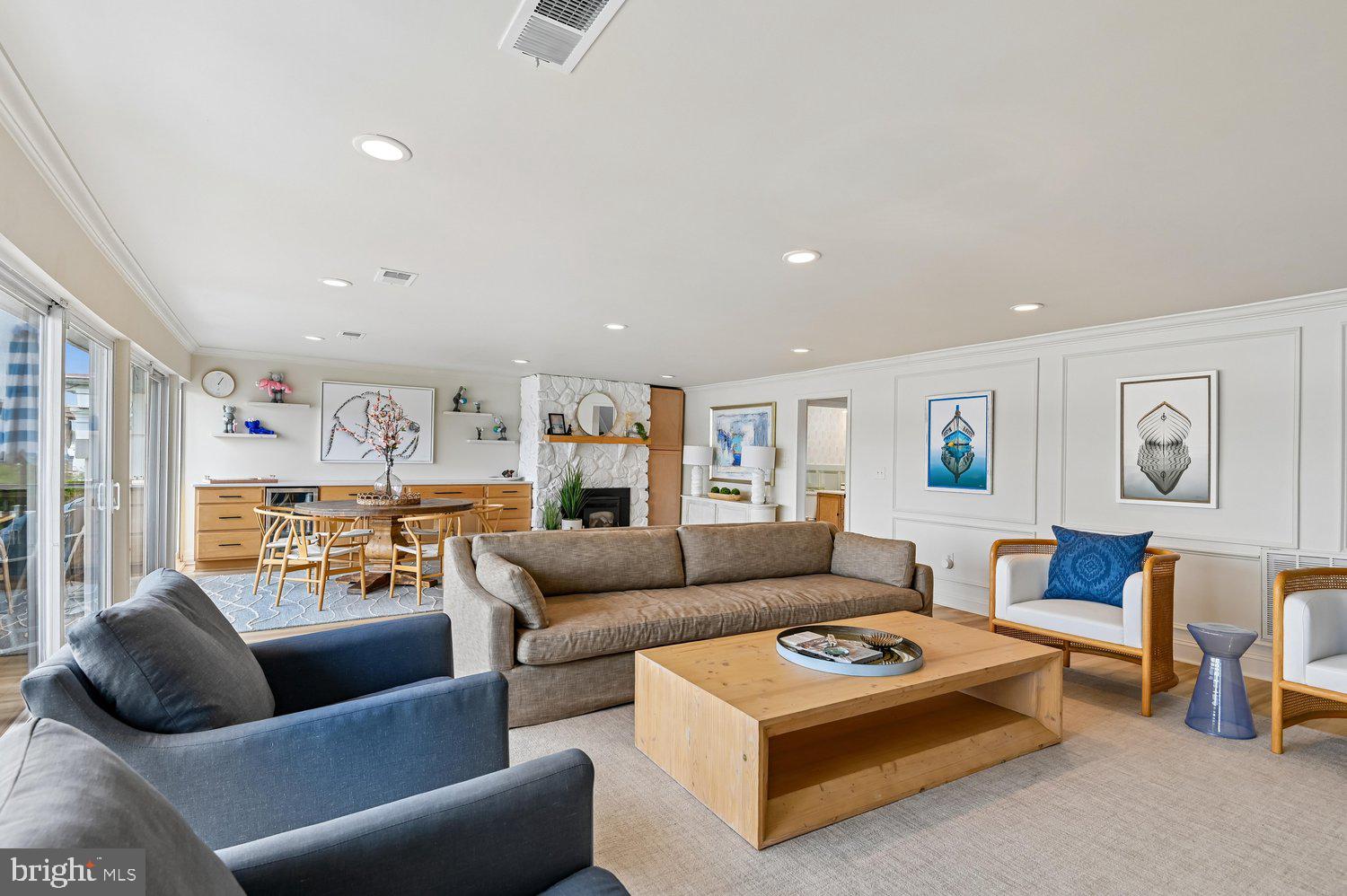 EDGEWATER BEACH - Residential