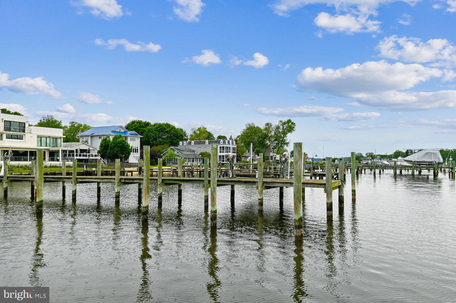 EDGEWATER BEACH - Residential