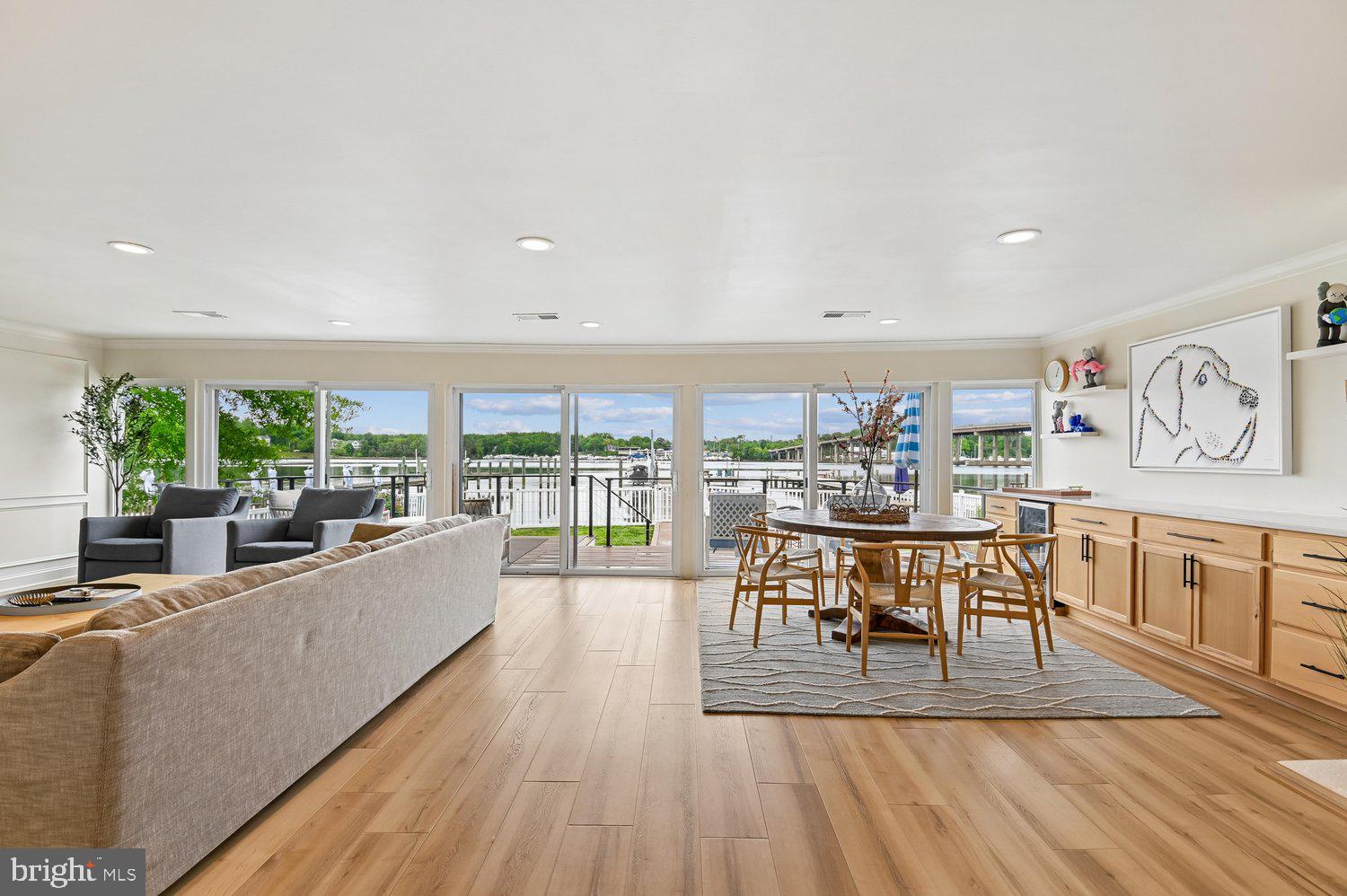 EDGEWATER BEACH - Residential