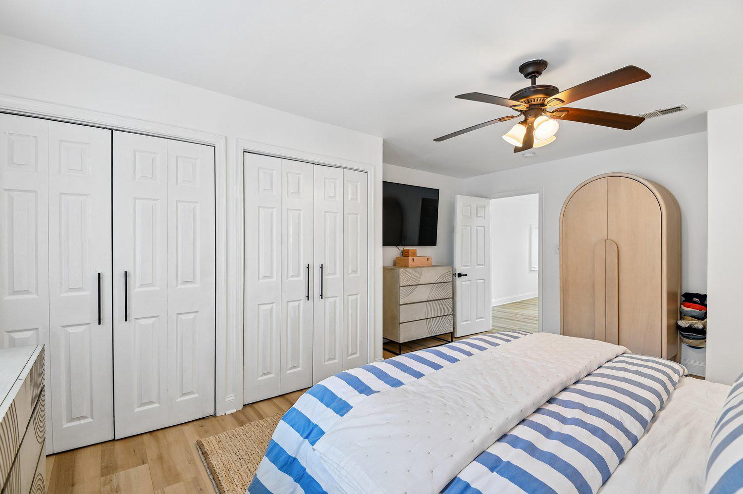 EDGEWATER BEACH - Residential