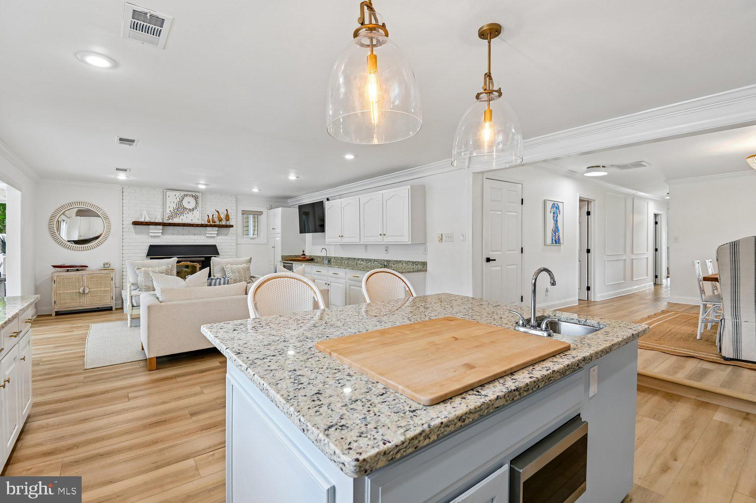 EDGEWATER BEACH - Residential