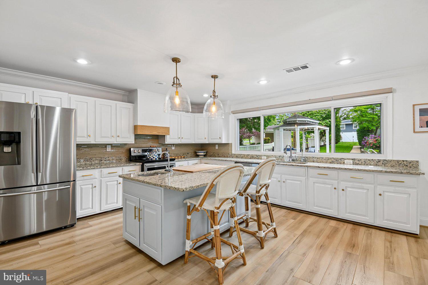 EDGEWATER BEACH - Residential