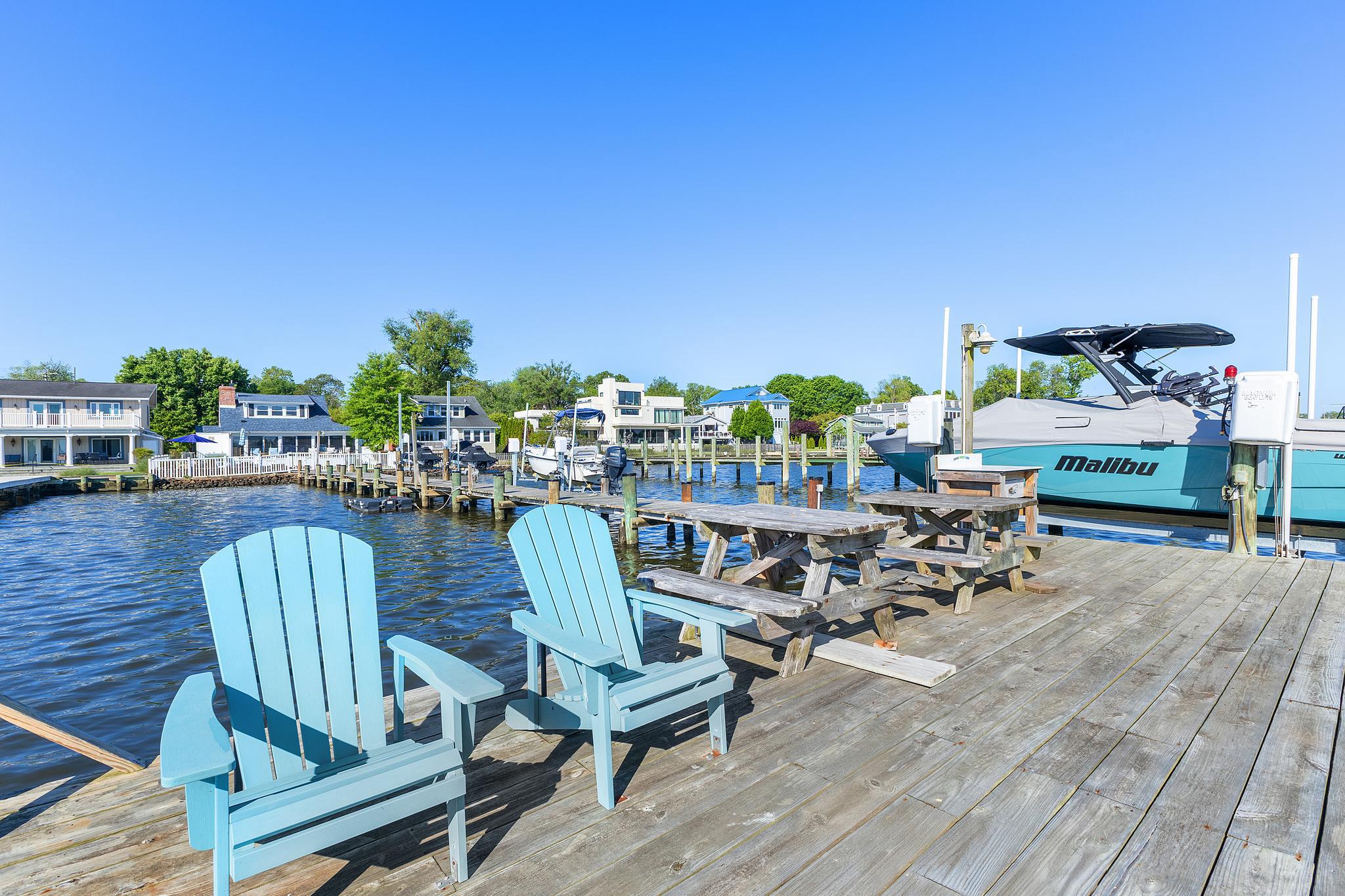 EDGEWATER BEACH - Residential