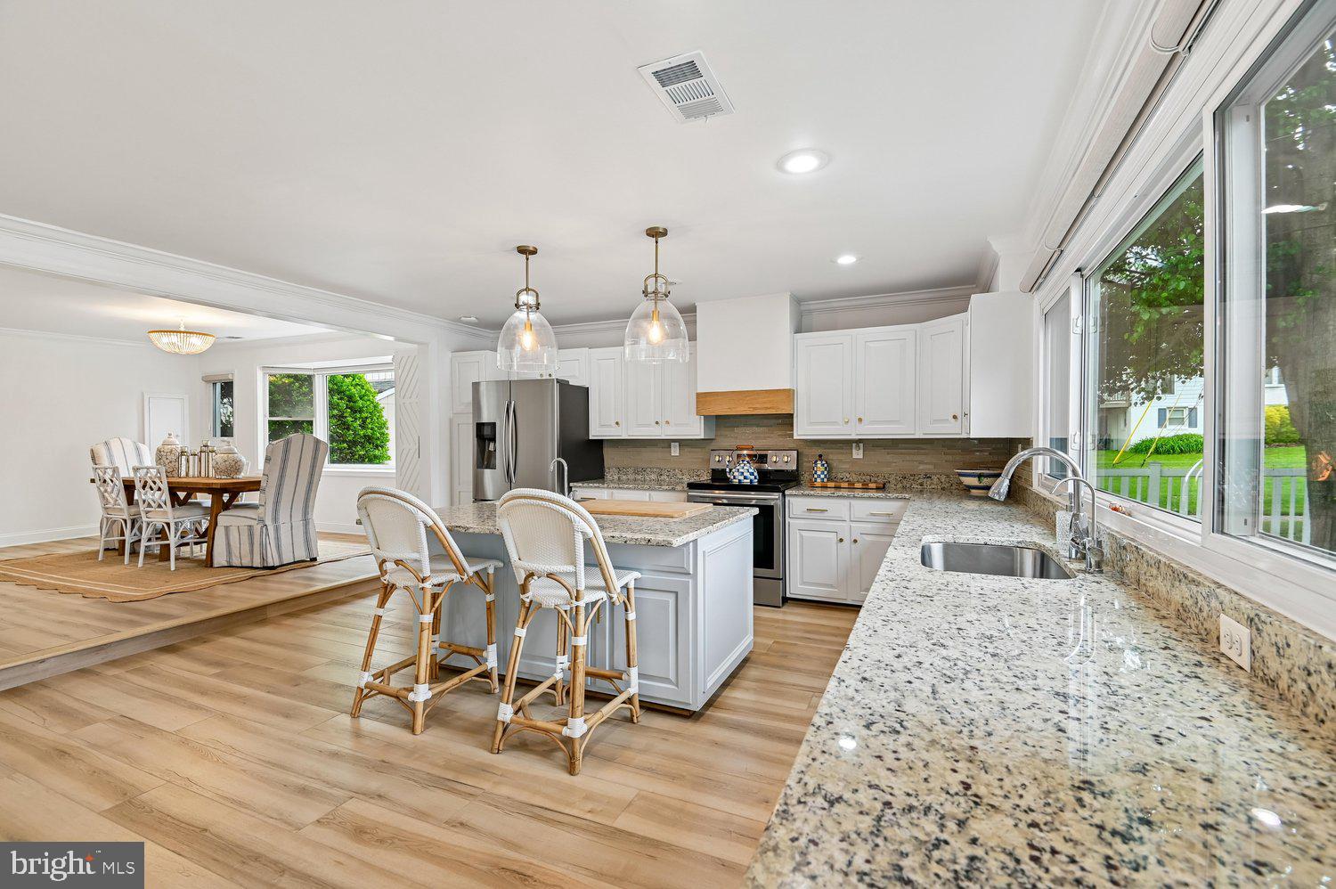 EDGEWATER BEACH - Residential