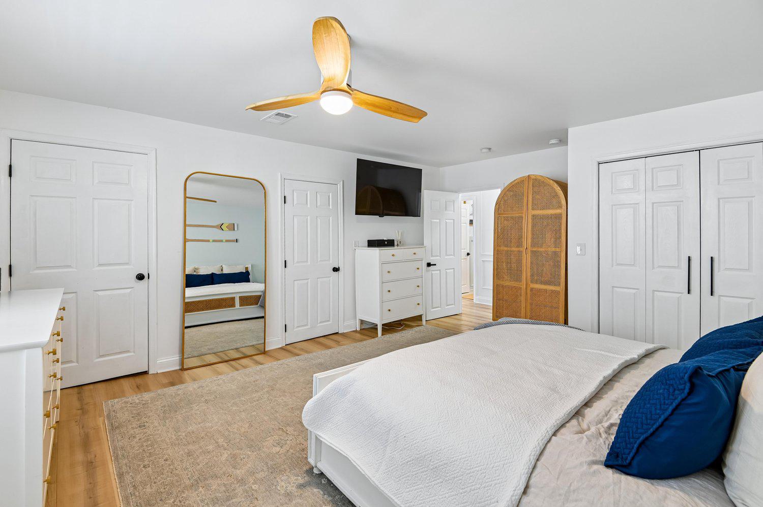 EDGEWATER BEACH - Residential