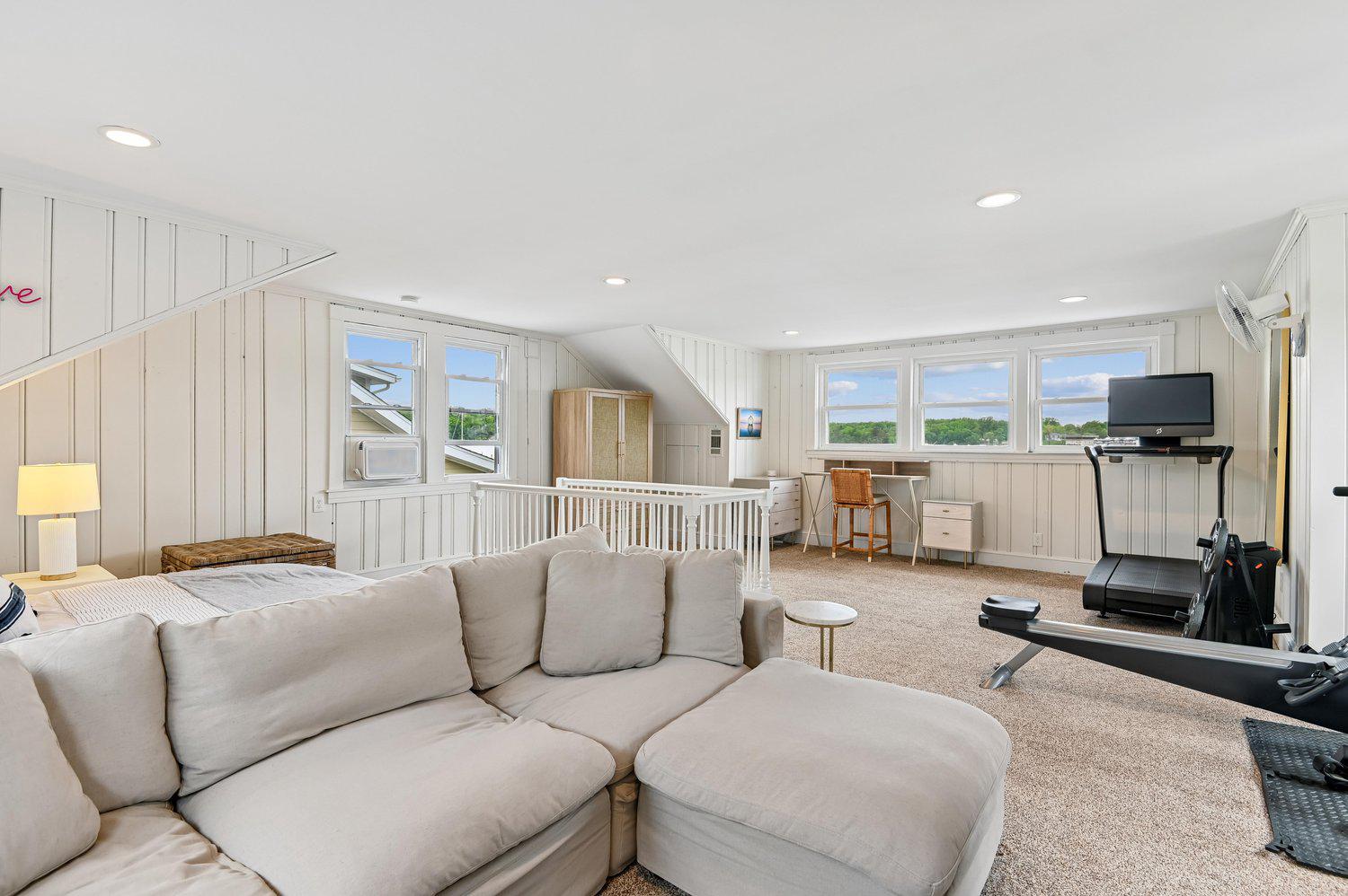 EDGEWATER BEACH - Residential