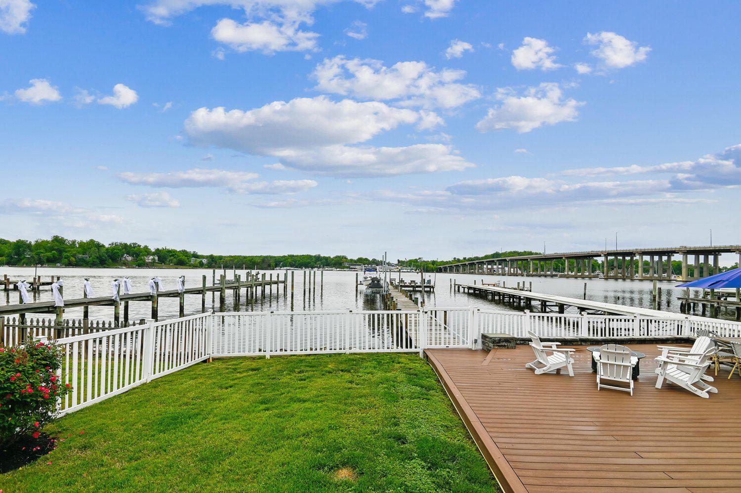 EDGEWATER BEACH - Residential