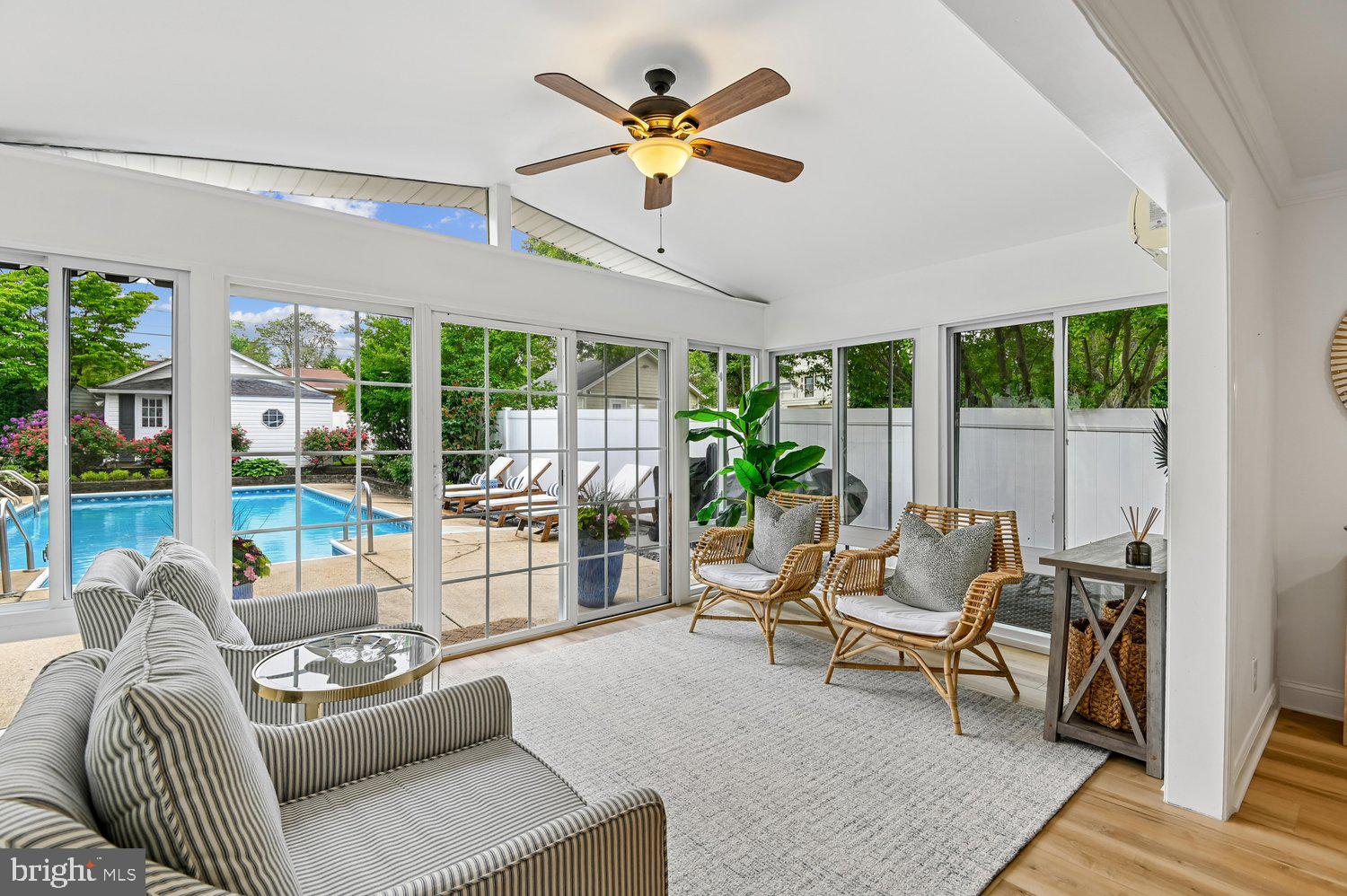 EDGEWATER BEACH - Residential