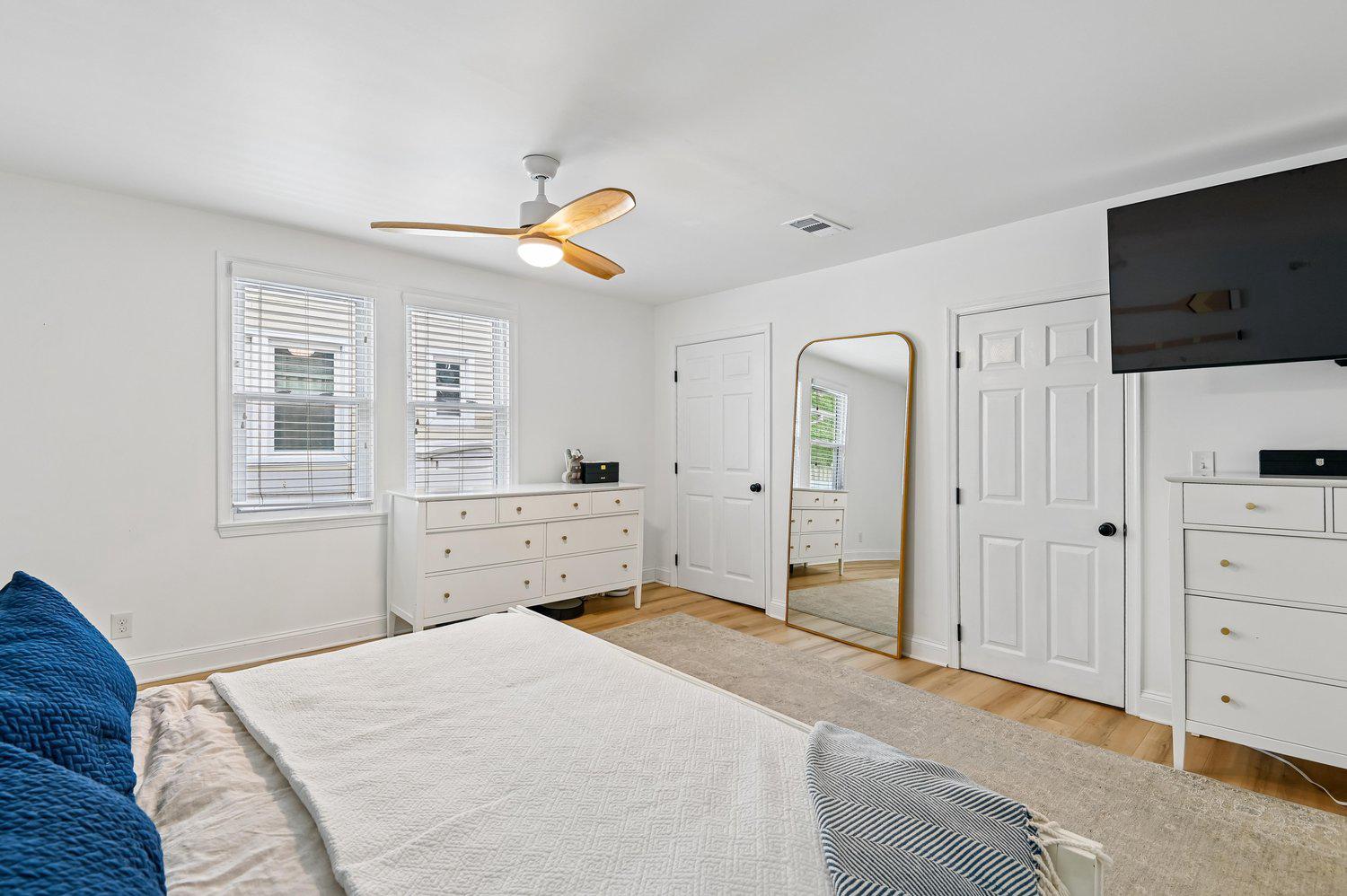 EDGEWATER BEACH - Residential
