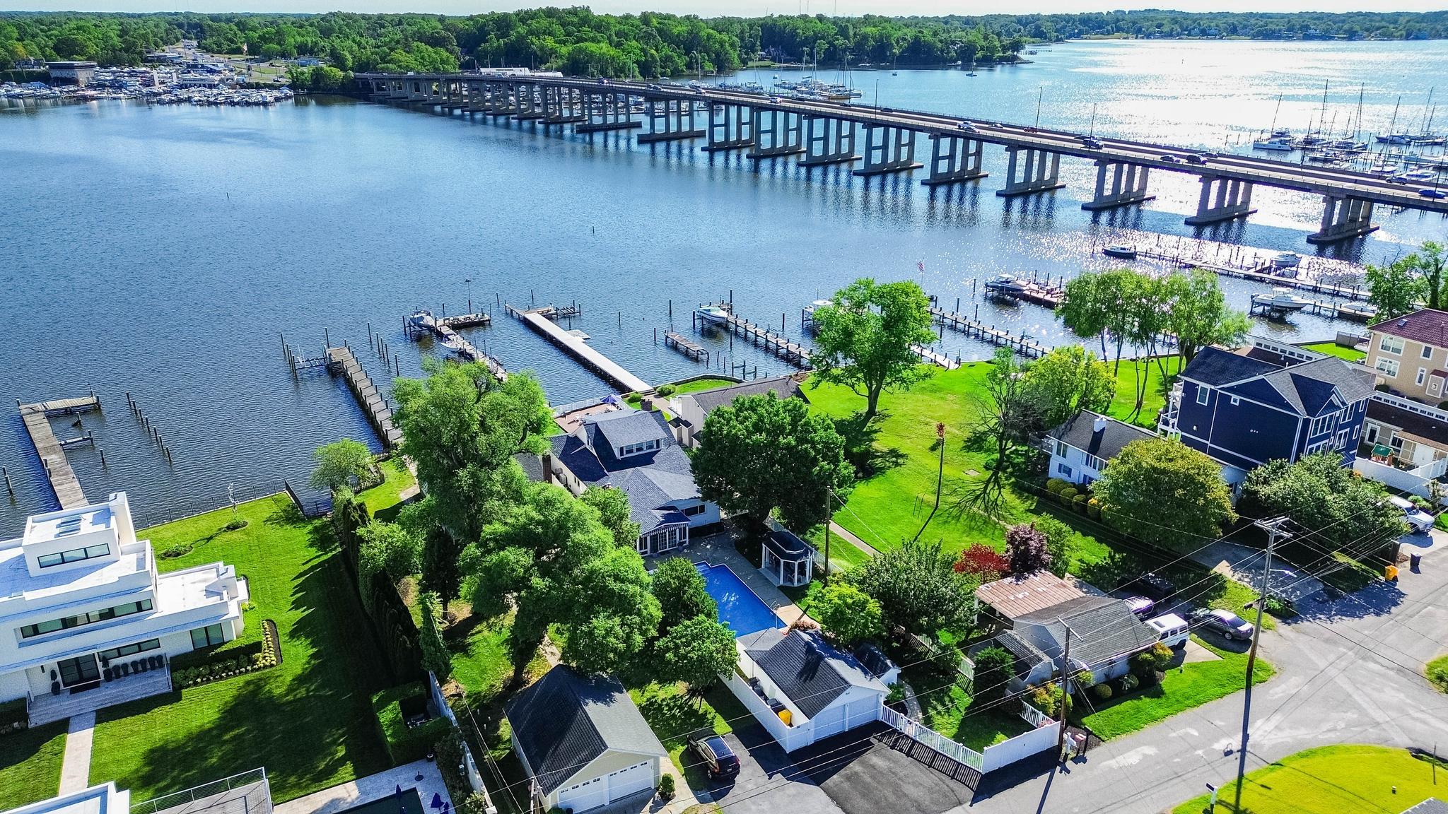 EDGEWATER BEACH - Residential