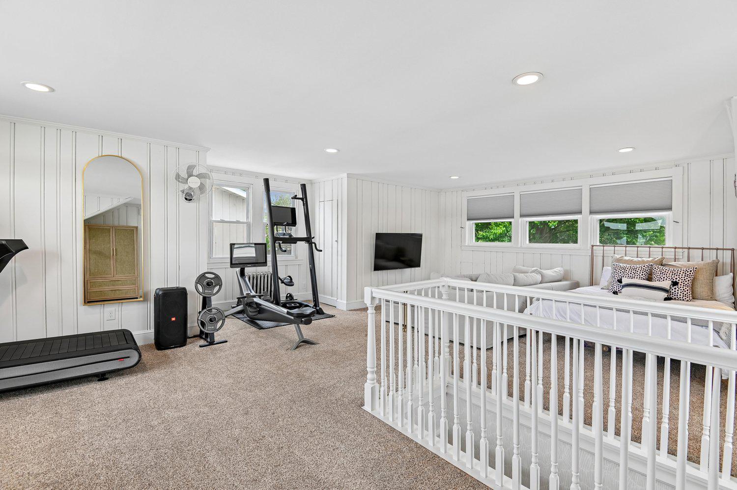 EDGEWATER BEACH - Residential