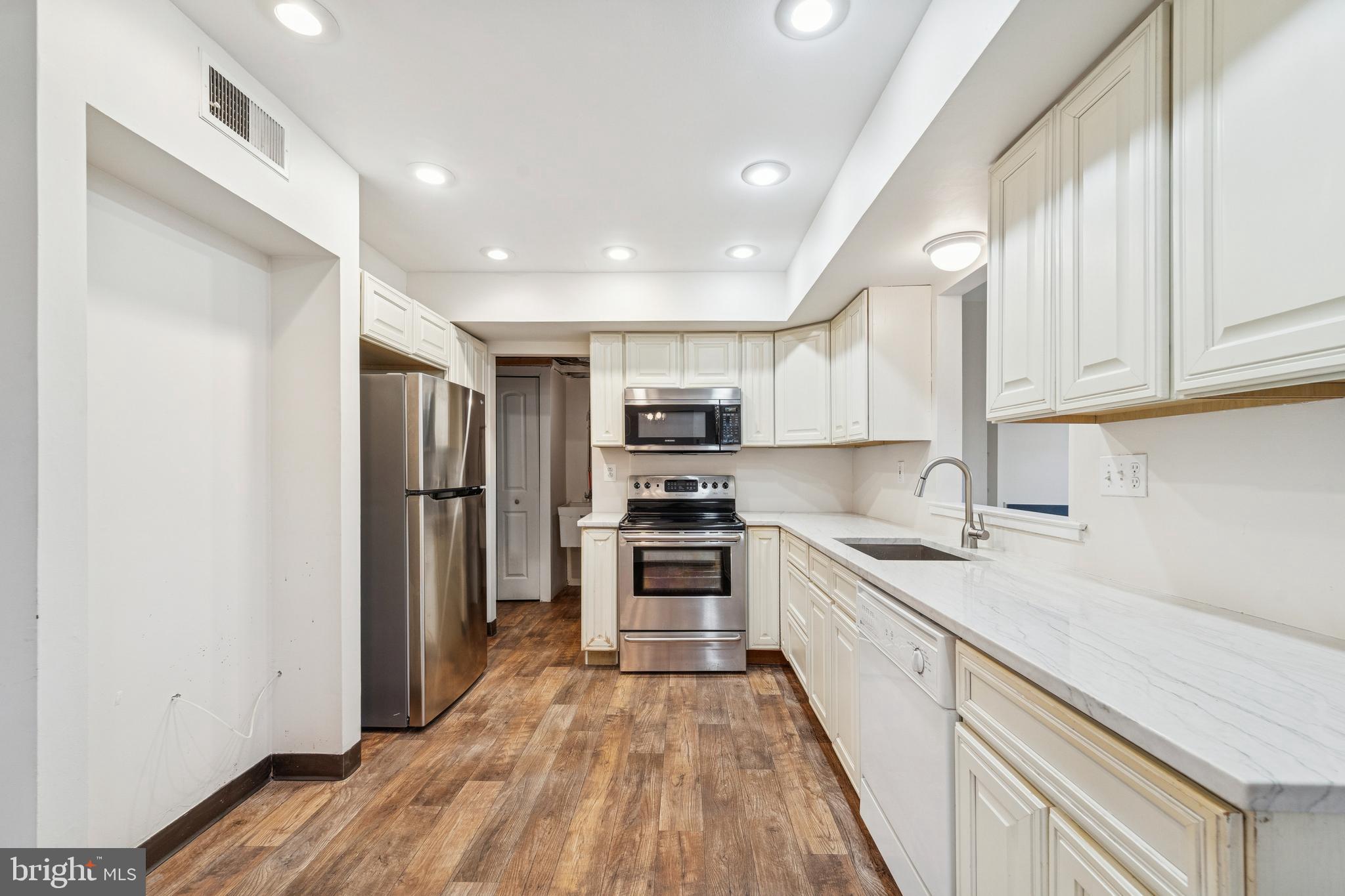 NESHAMINY VALLEY - Residential