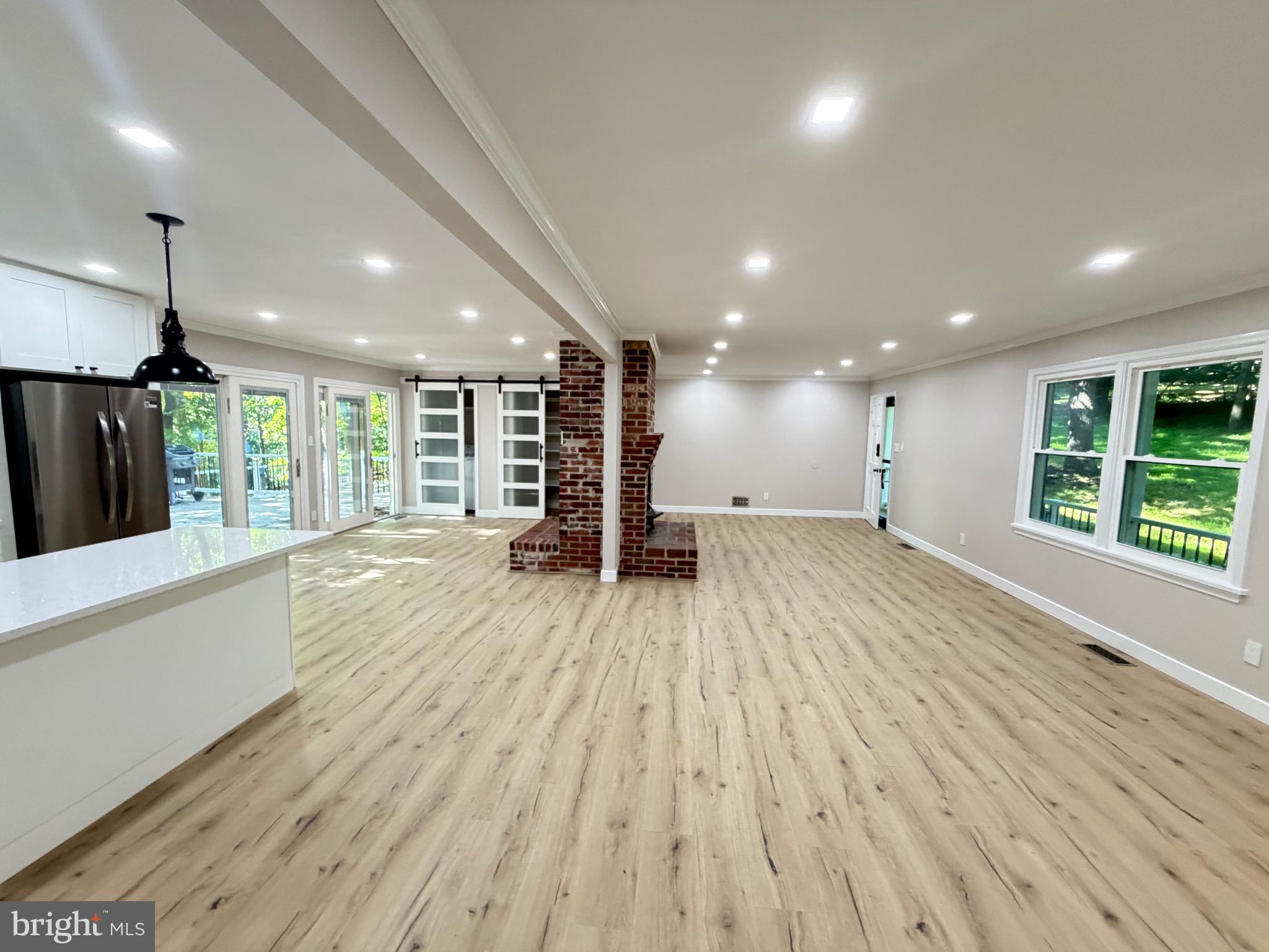 1901 RIDGE ROAD