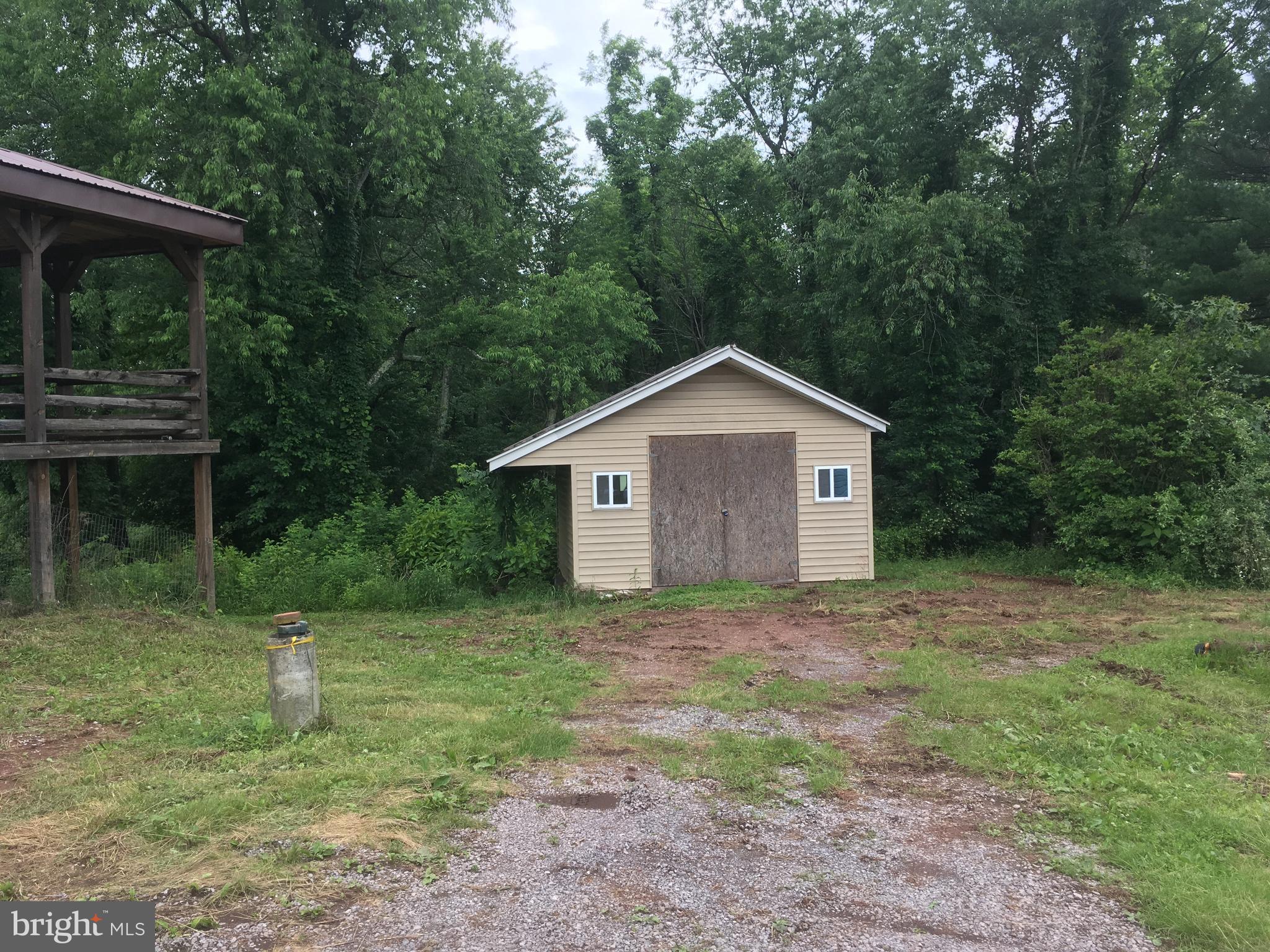 MEL-LON EAST - Residential