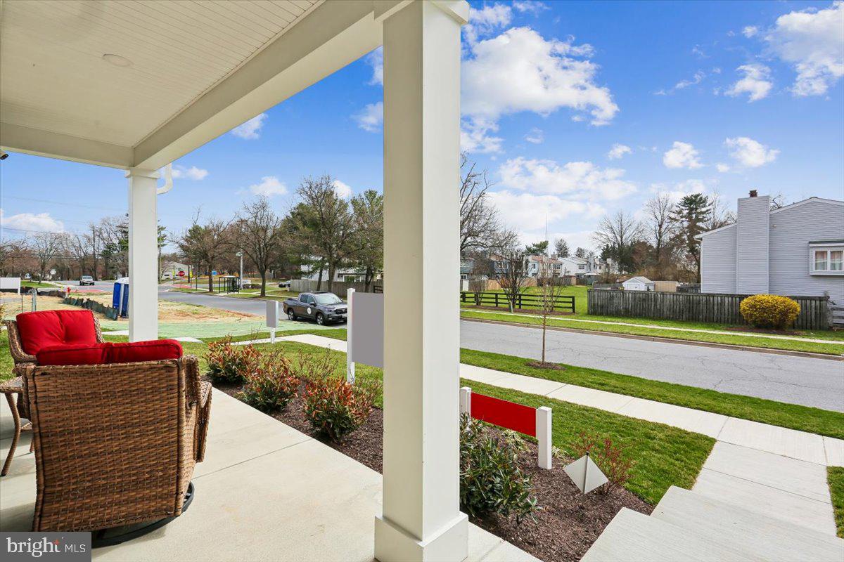 POOLESVILLE - Residential