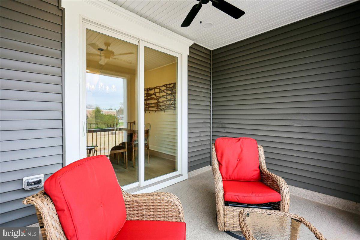 POOLESVILLE - Residential