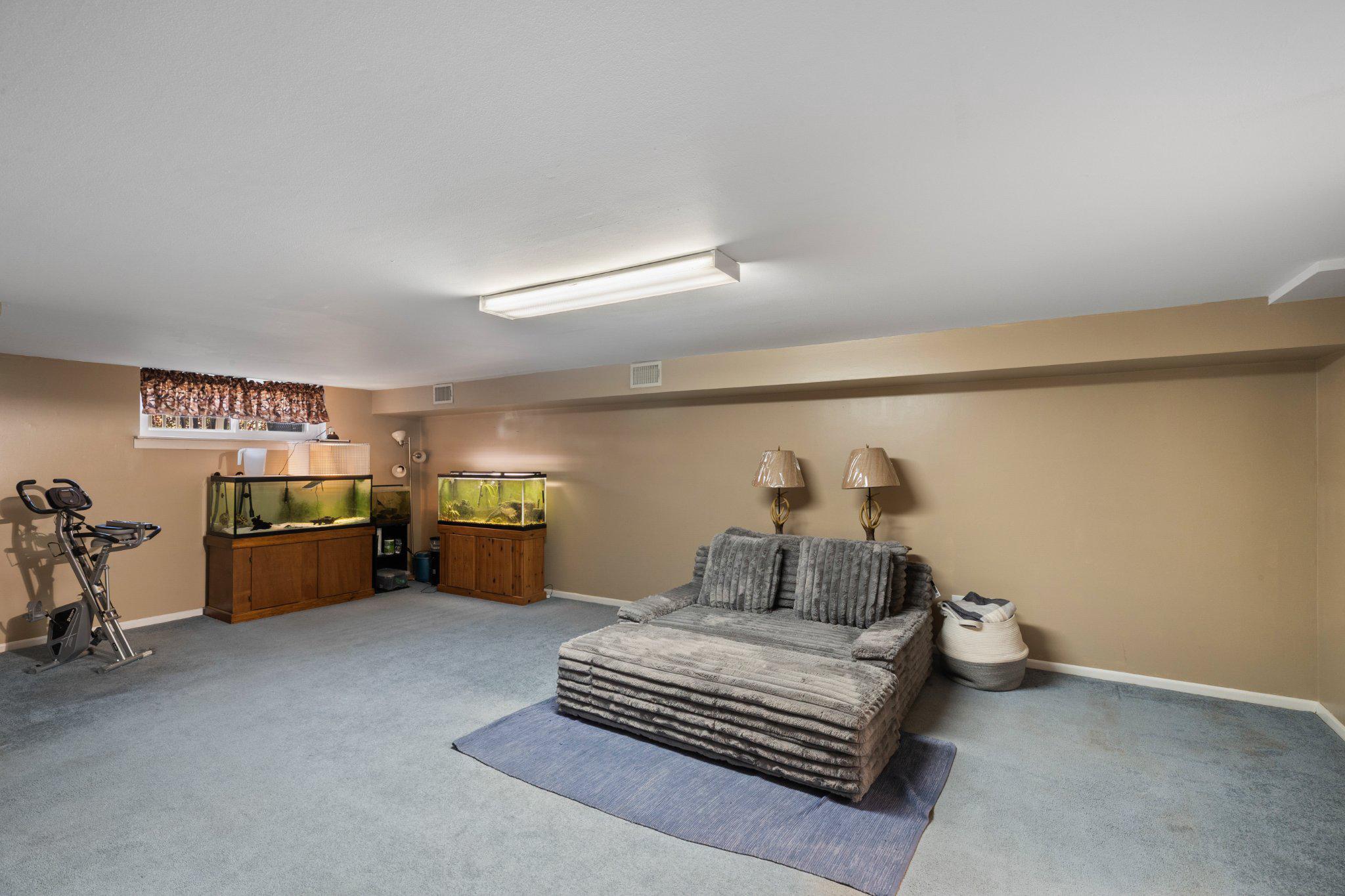 HUNTSMOOR - Residential