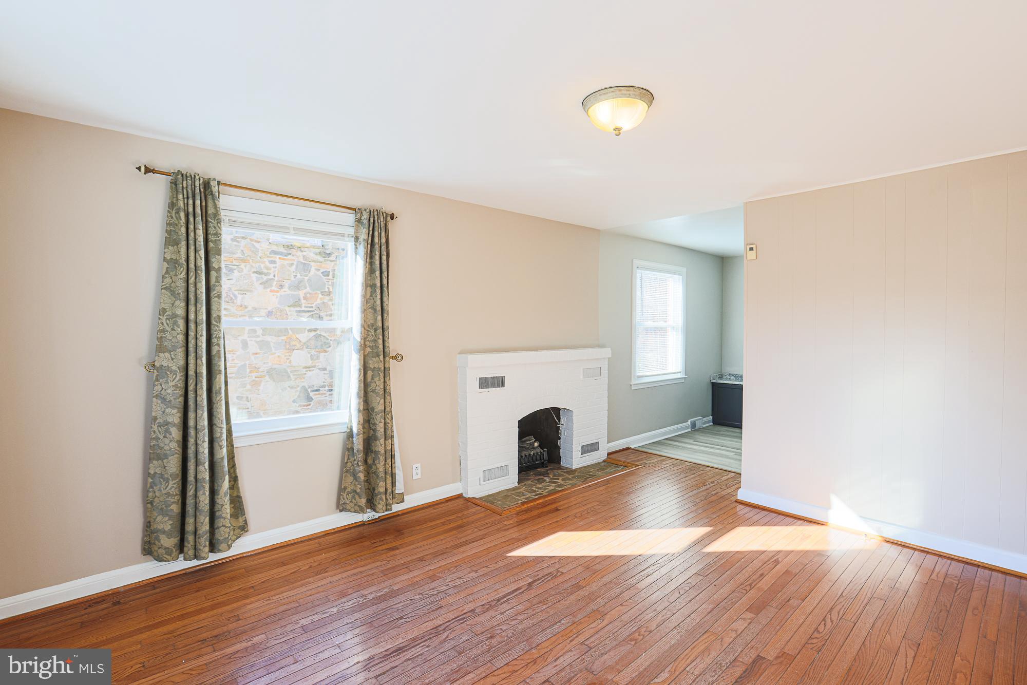 6226 WOODCREST AVENUE