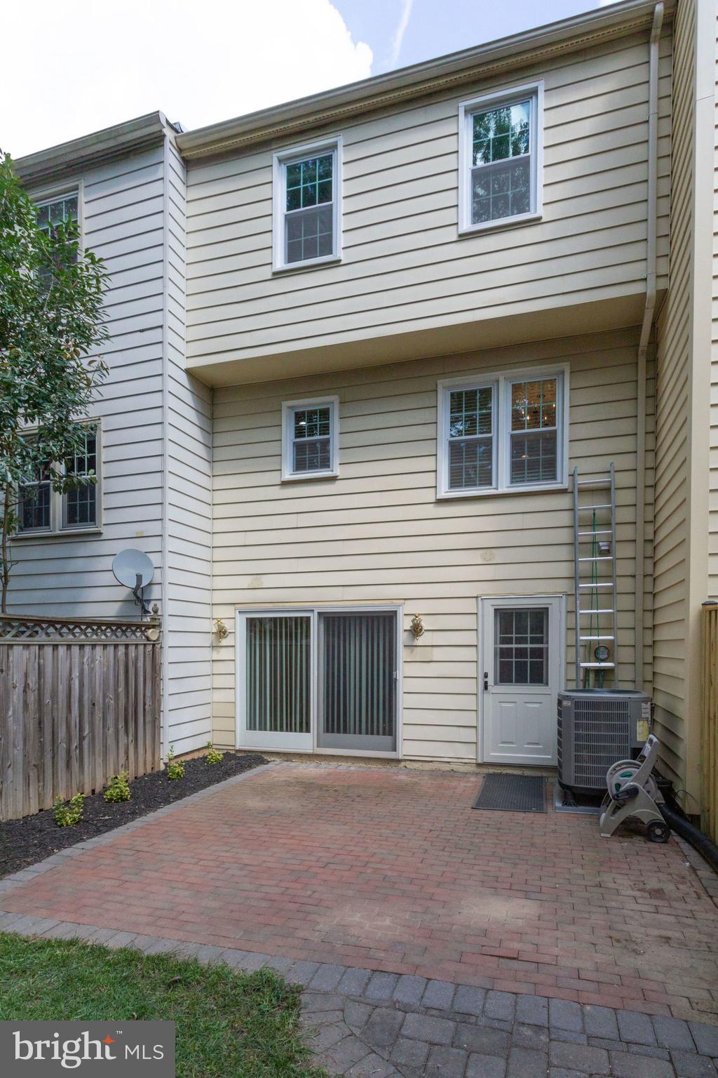 WATERFORD - Residential Lease