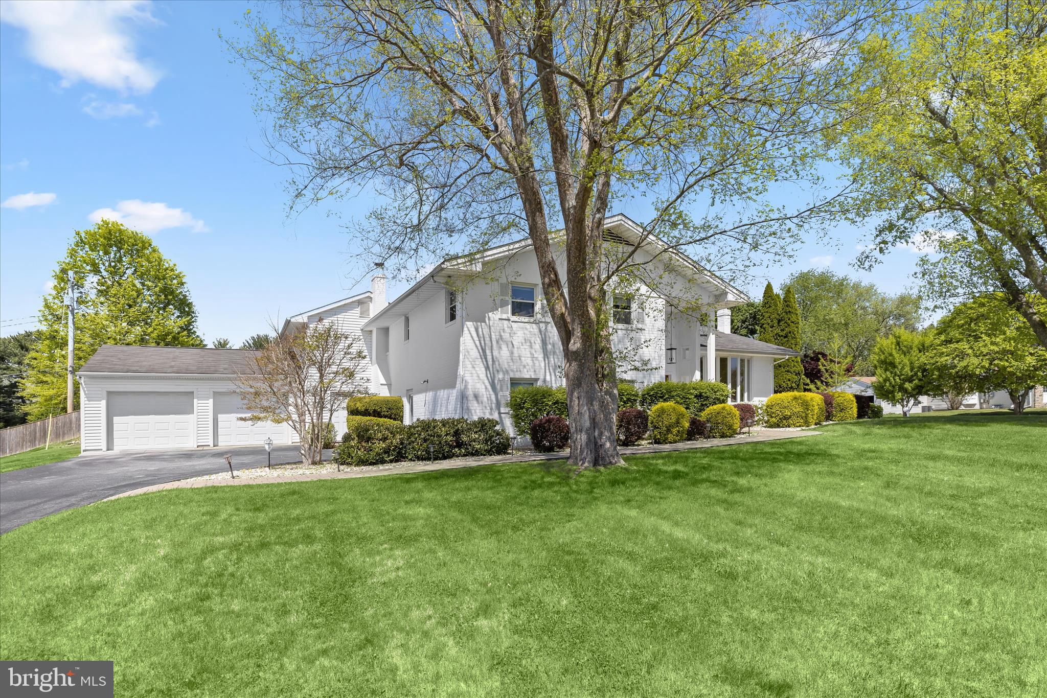 LONG MEADOW ESTATES - Residential