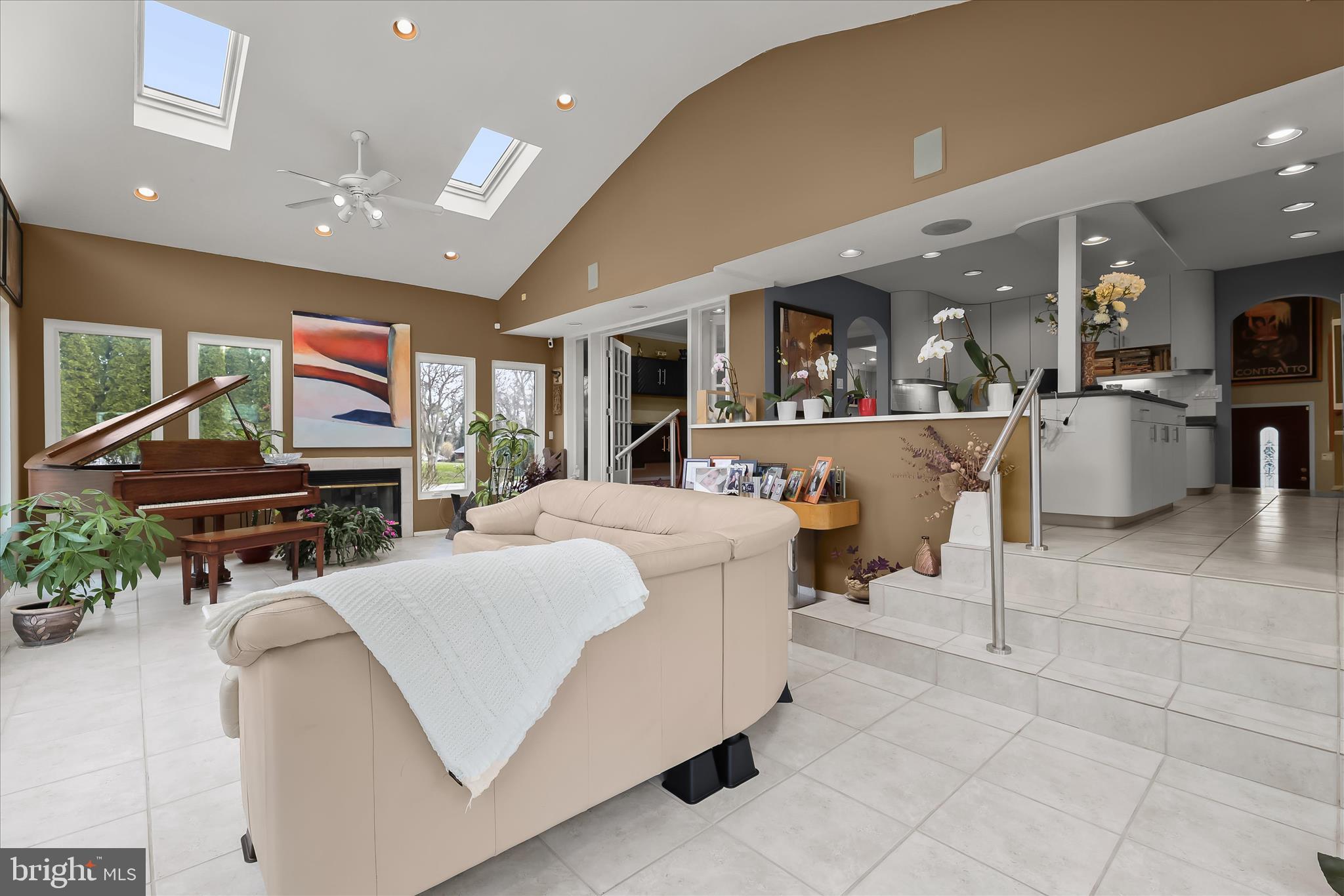 LONG MEADOW ESTATES - Residential