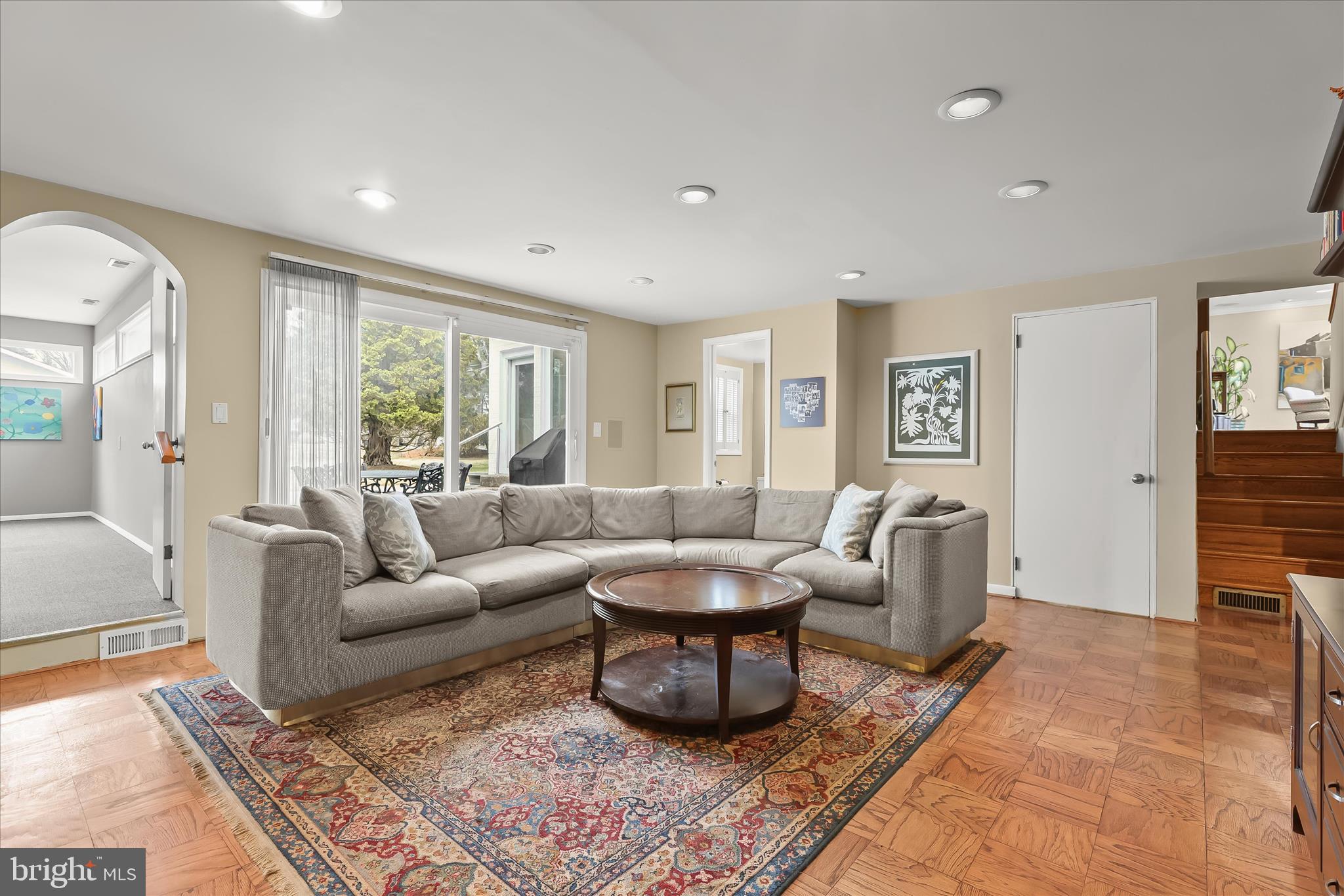 LONG MEADOW ESTATES - Residential