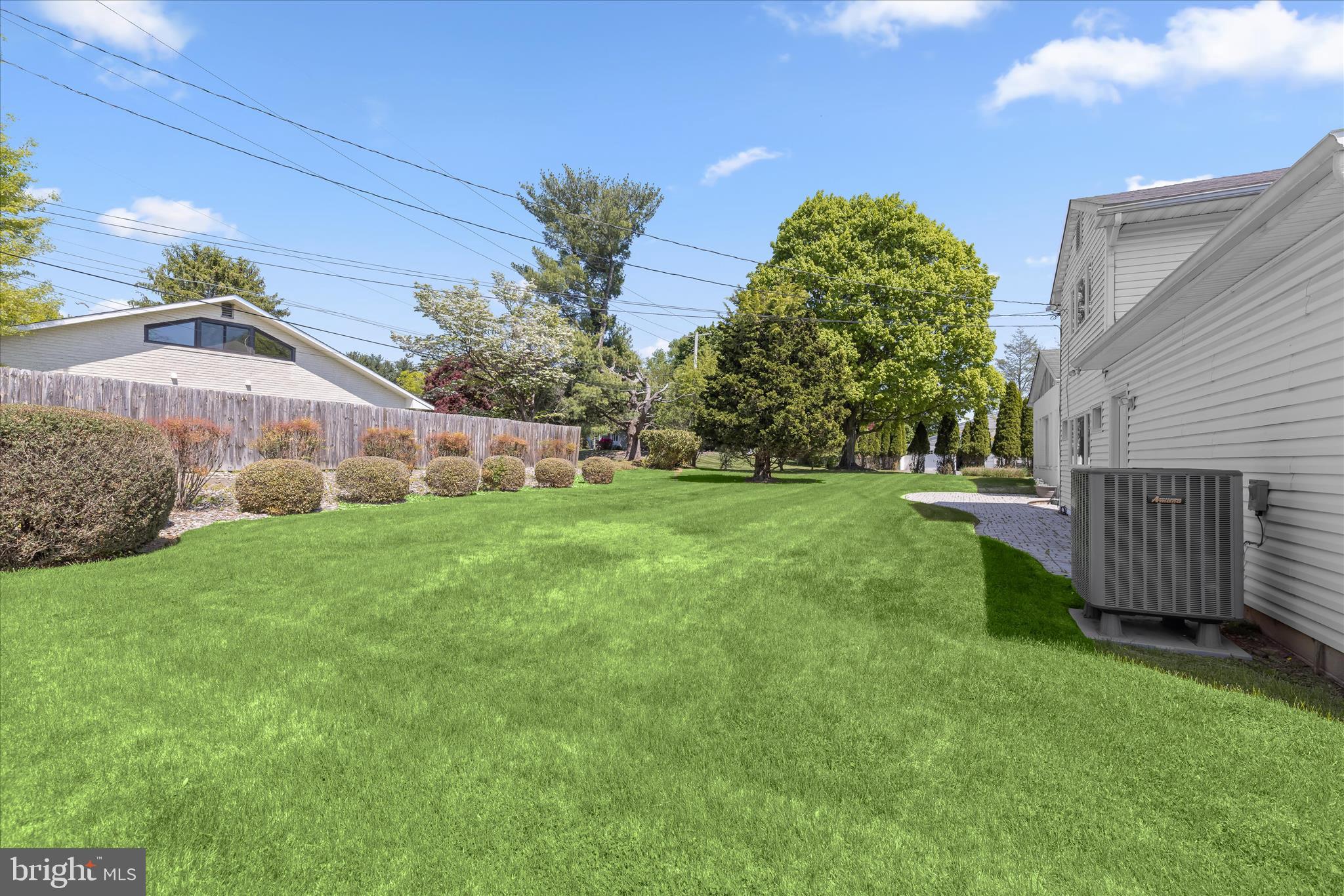 LONG MEADOW ESTATES - Residential