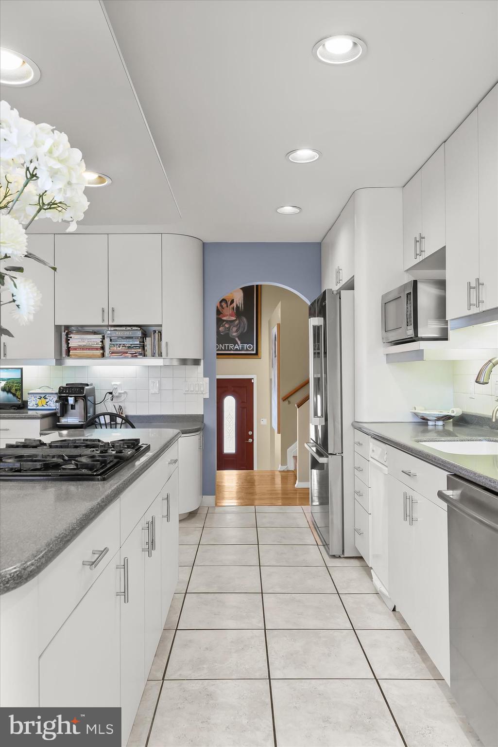 LONG MEADOW ESTATES - Residential