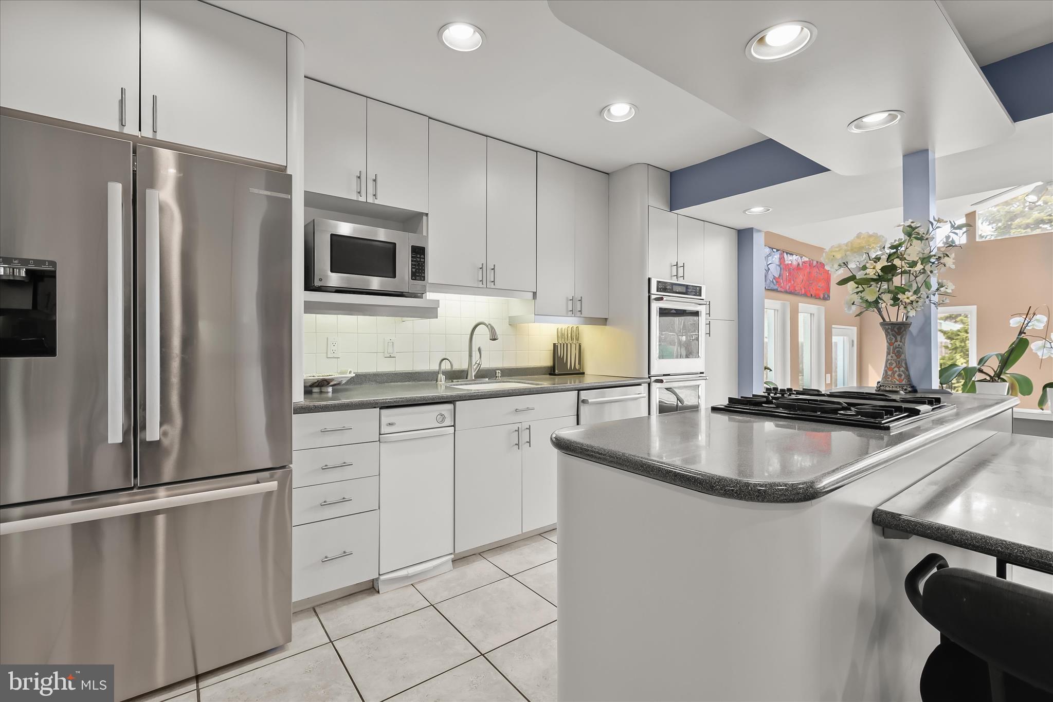 LONG MEADOW ESTATES - Residential