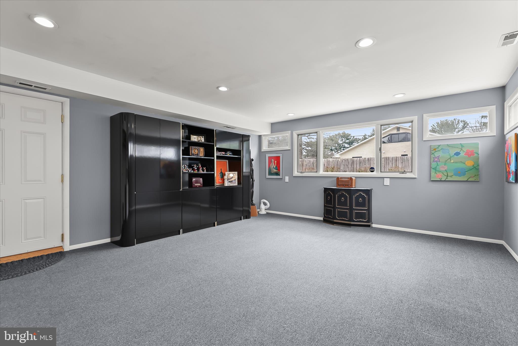 LONG MEADOW ESTATES - Residential