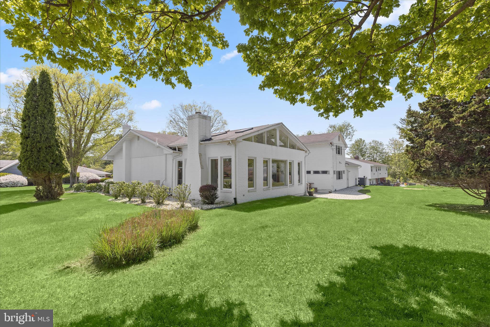 LONG MEADOW ESTATES - Residential