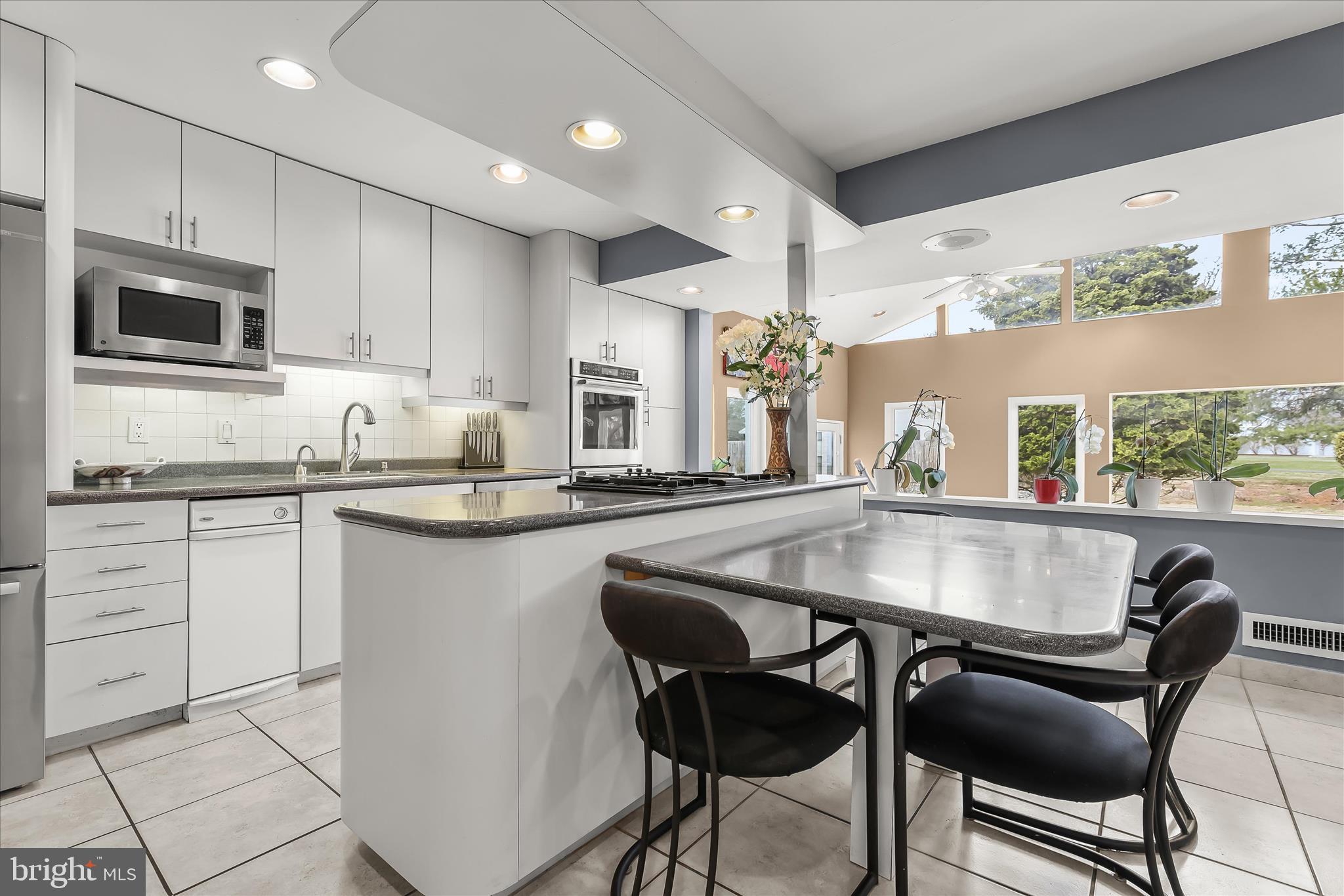 LONG MEADOW ESTATES - Residential