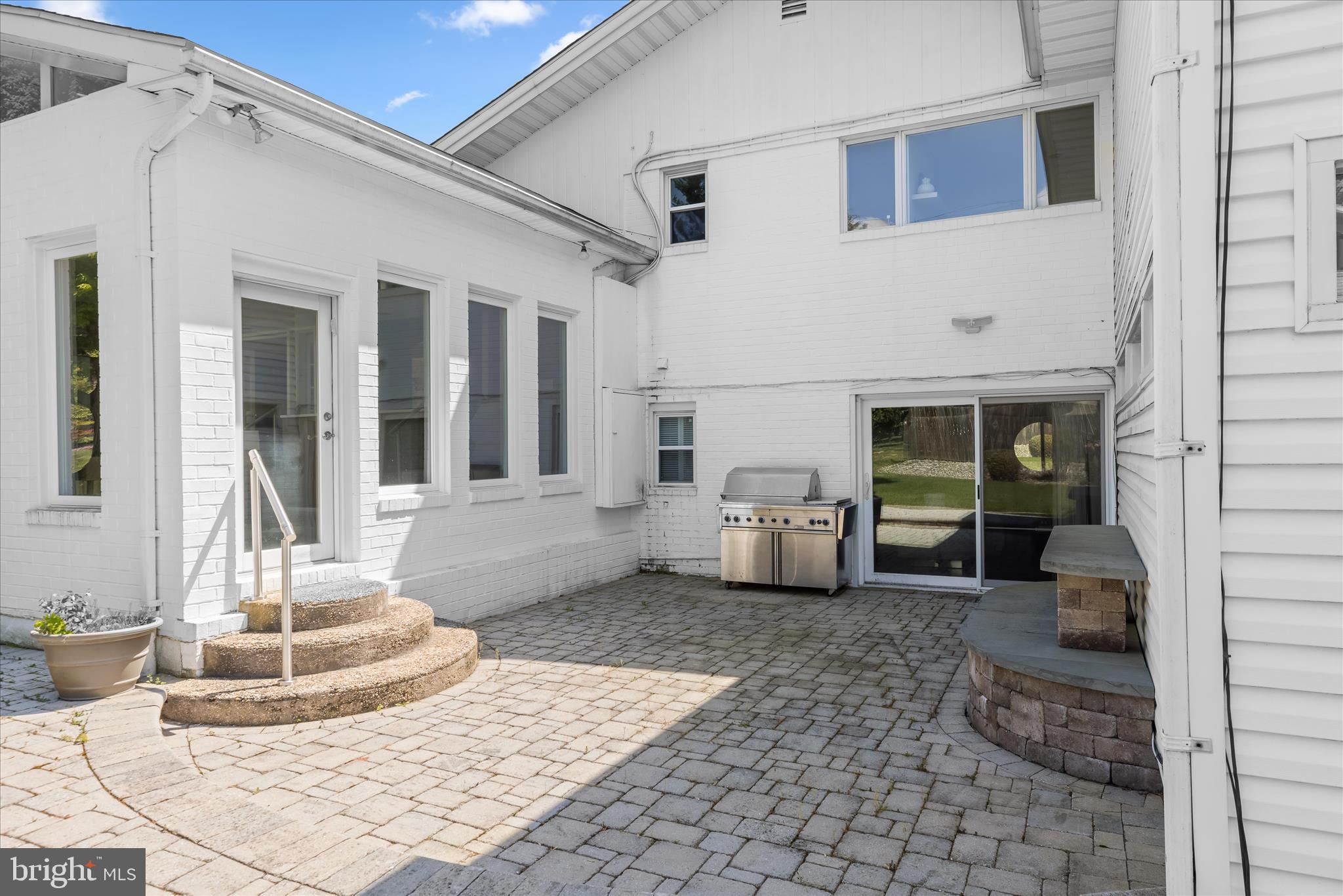 LONG MEADOW ESTATES - Residential